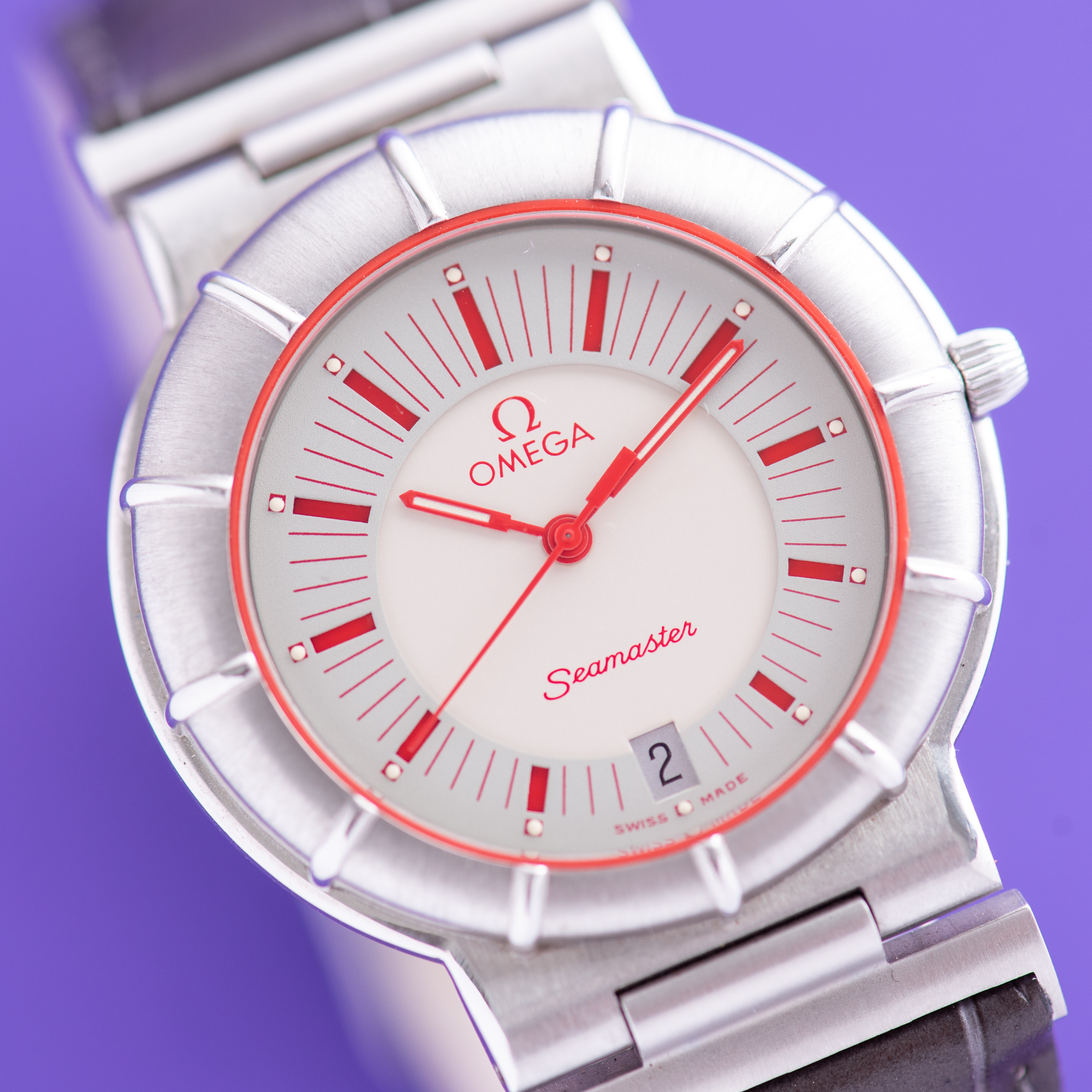 Vue de Omega Seamaster Dynamic II "Spider Case" Red NOS