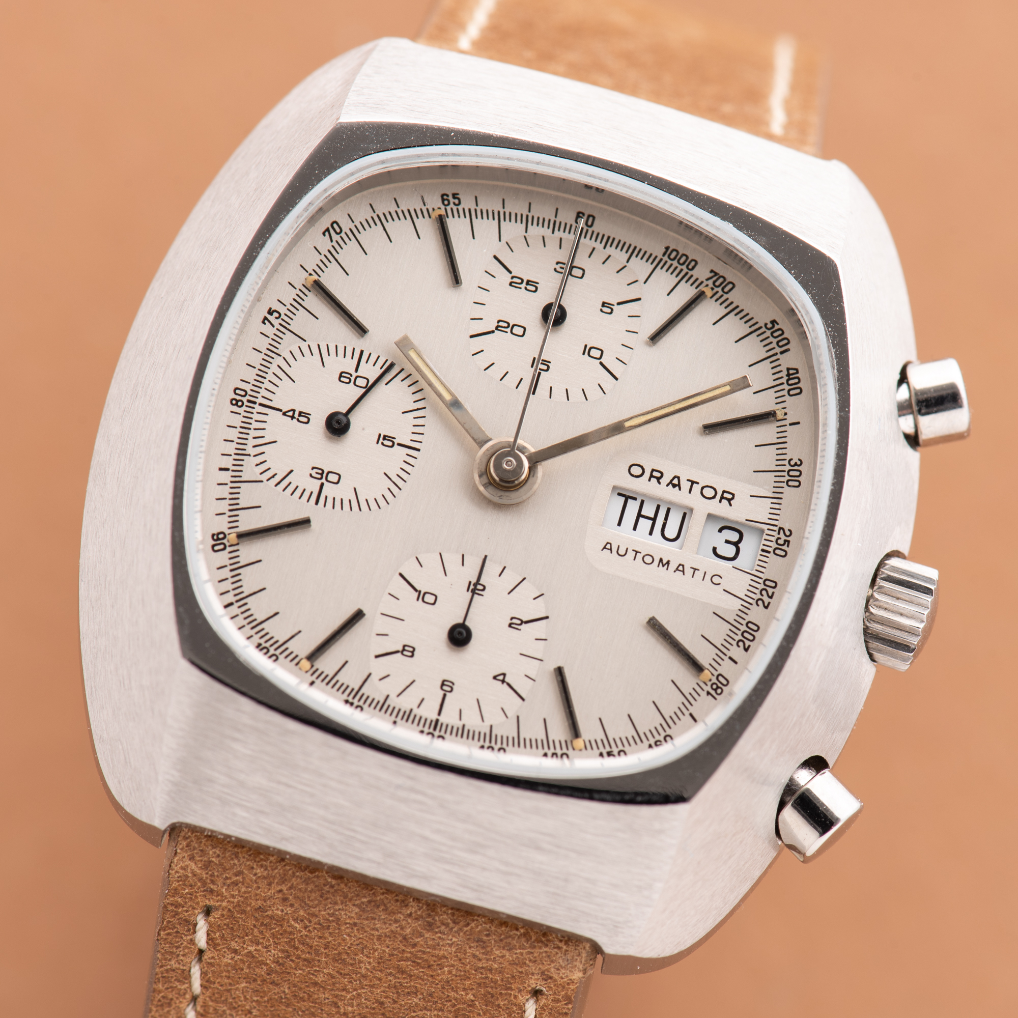 View of Orator Chronograph Day Date Valjoux 7750 Oversize 70s 80s Réf 64-76