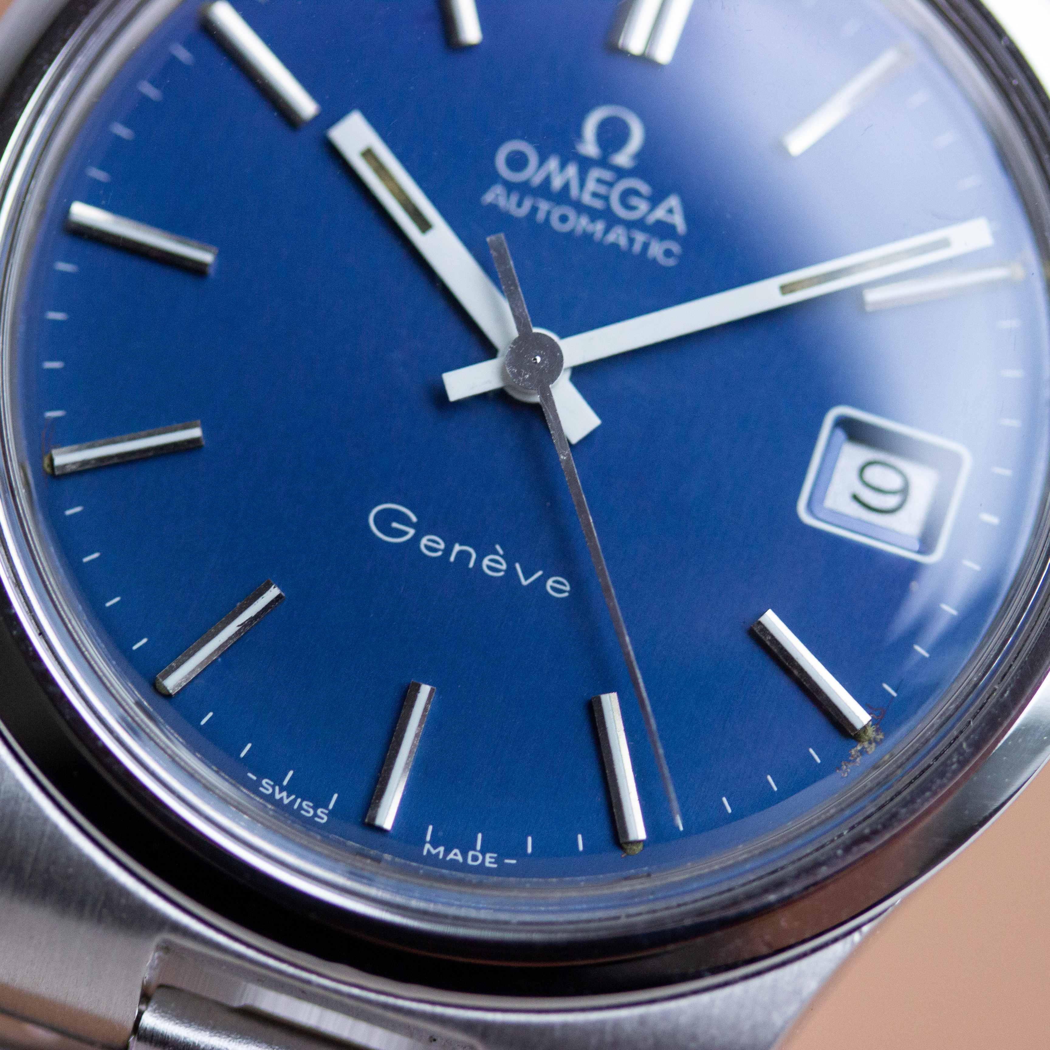 View of Omega Genève Automatic Date Blue Réf 366.0832 Year 1973