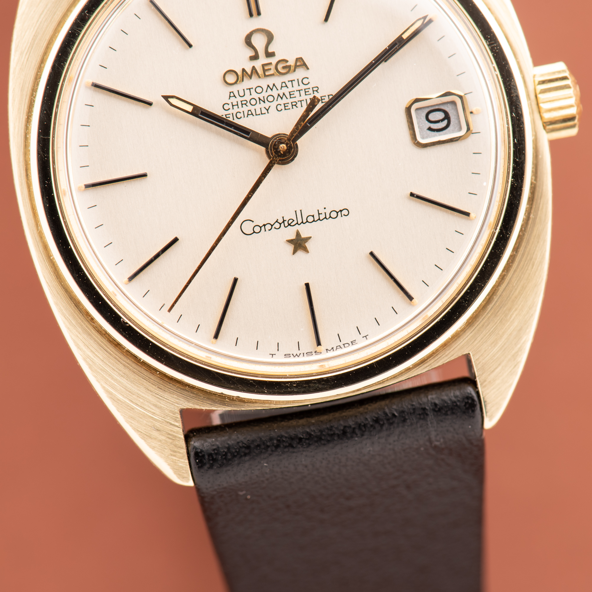 Vue de Omega Constellation Chronometer C-shape 14K Gold capped from 1966 Réf 168.017