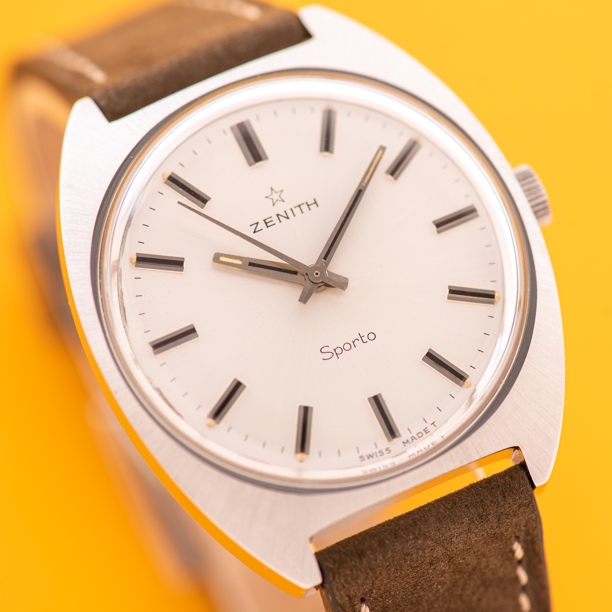 View of Zenith Sporto Oversize Steel Cal 2542 Réf 140 E 576