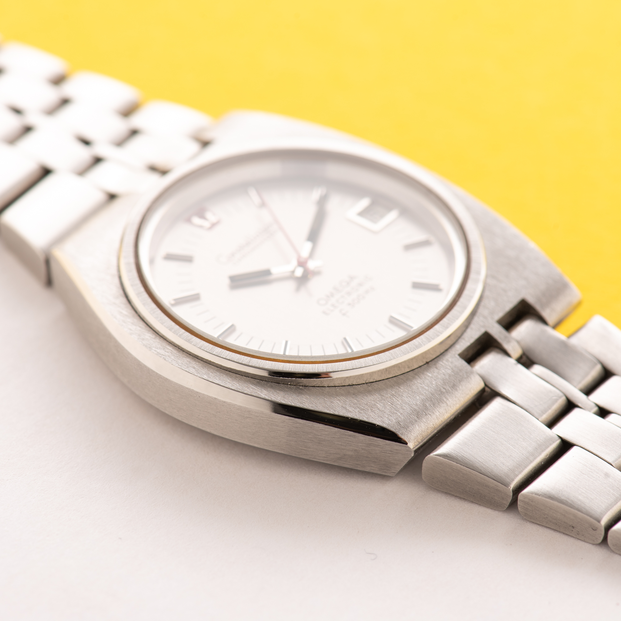 Zicht op Omega Constellation Electronic F300Hz D Shape from 1970 Ref 198.004