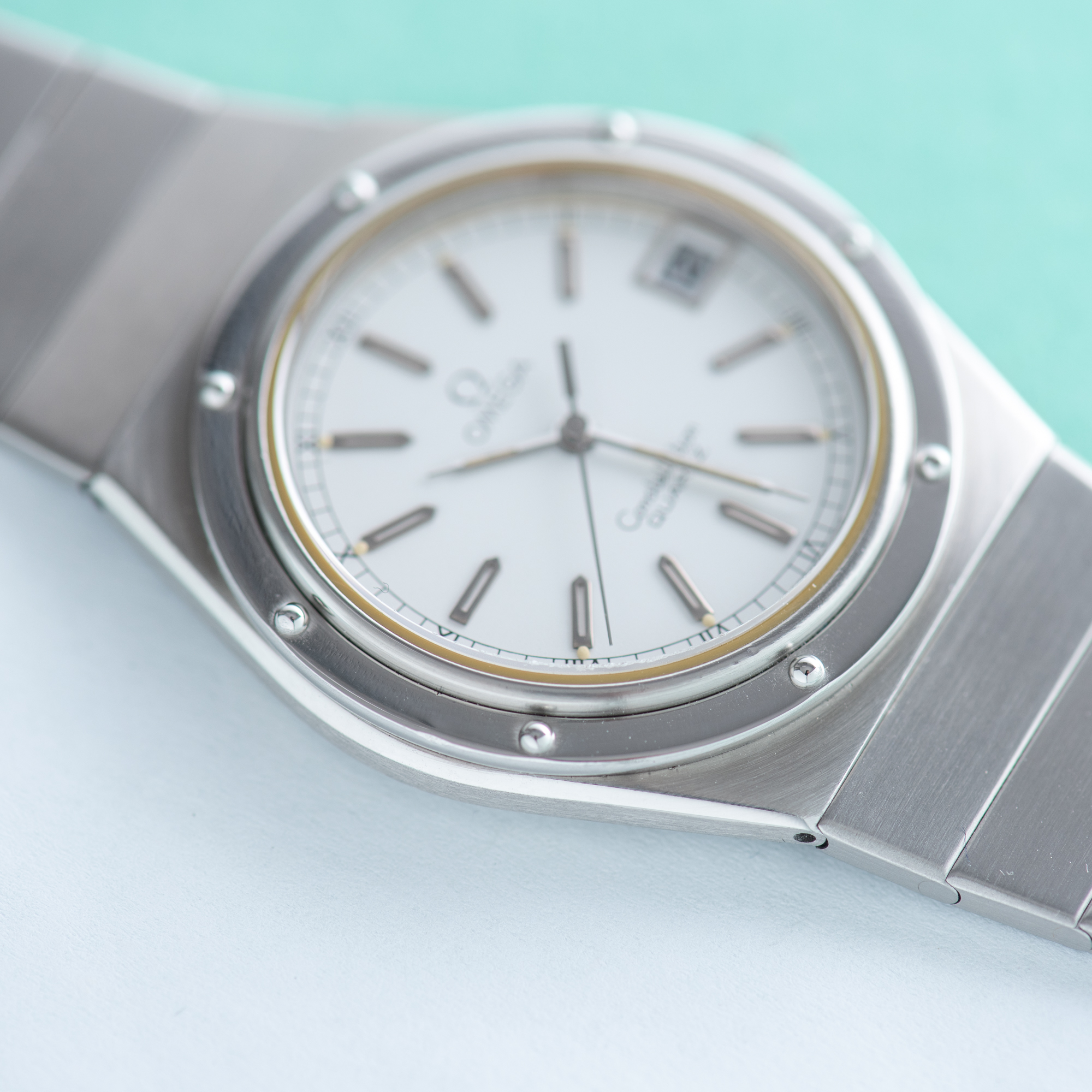 Zicht op Omega Constellation Quartz Marine 'Porthole' Super Rare cal 1332 Réf 396.0147