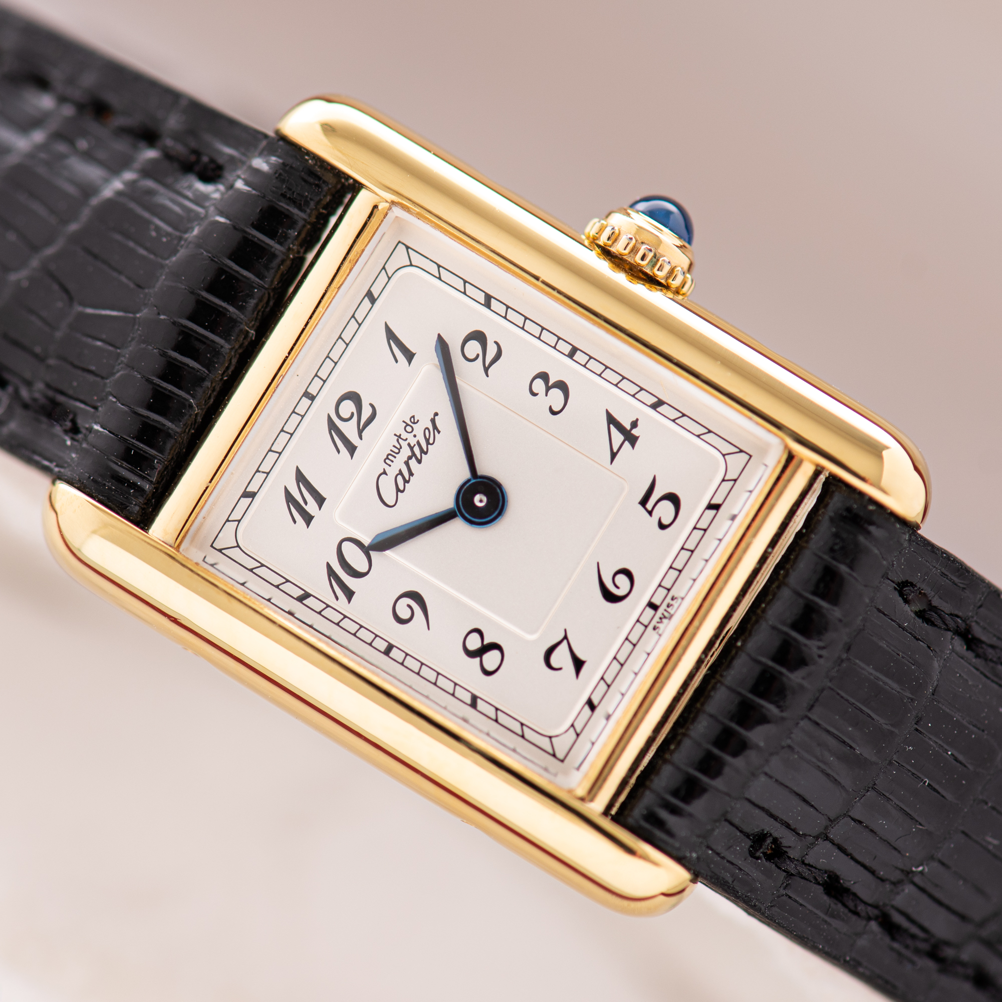 Vue de Cartier Must de Tank Vermeil Quartz Breguet Dial Réf 5057001
