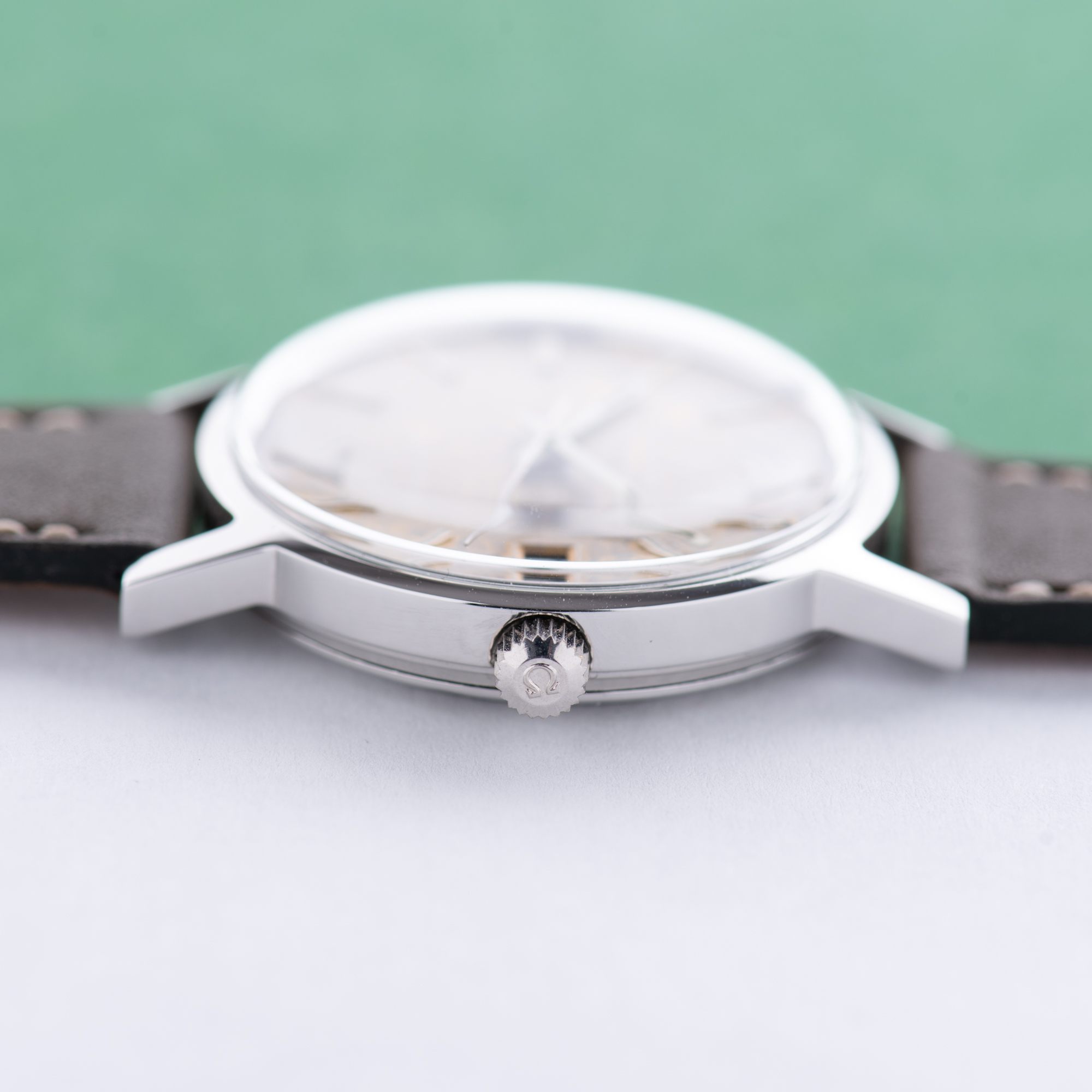 Vue de Omega Genève Automatic Date Blue Patina from 1973 Réf 166.0163