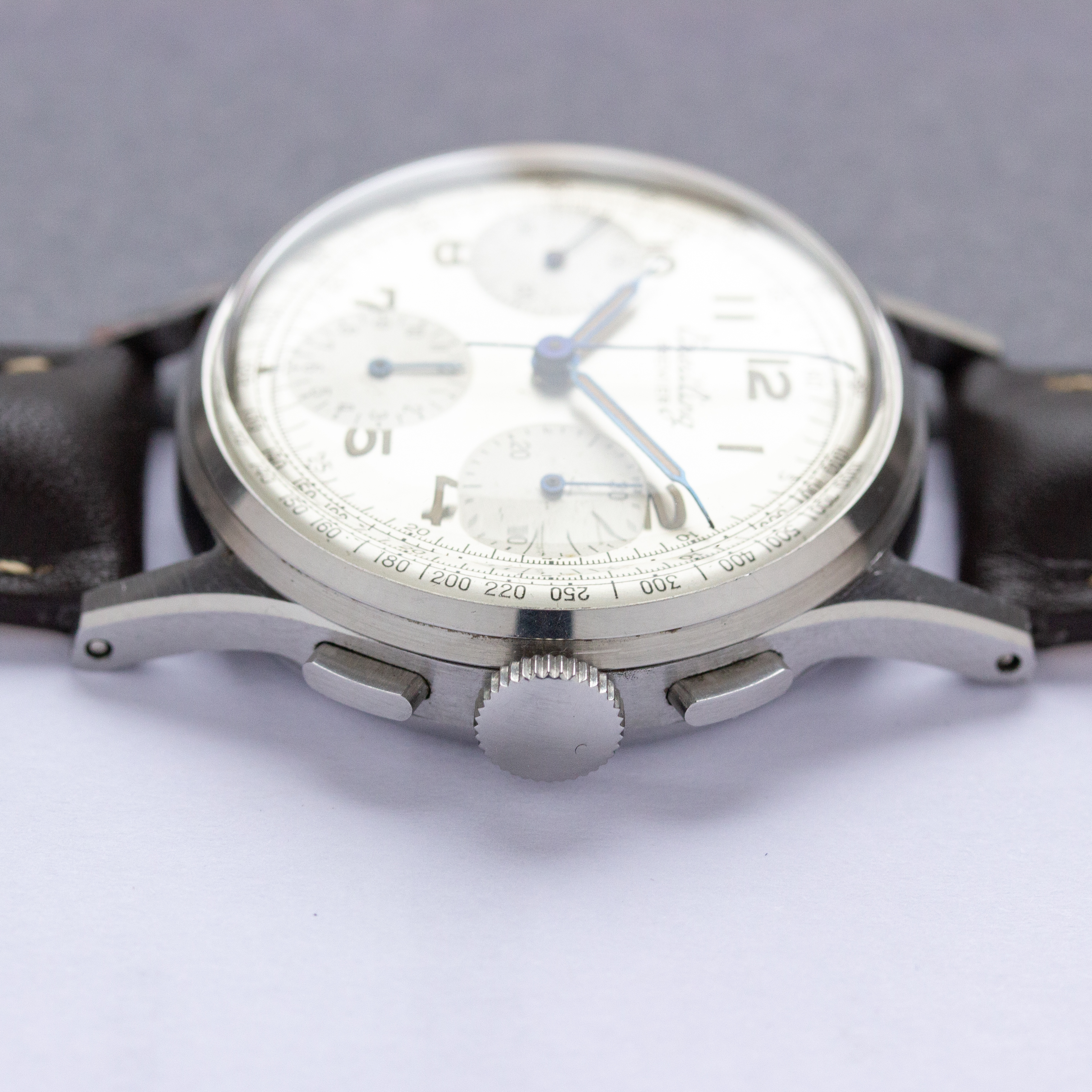 Vue de Breitling Premier Chronograph réf 787