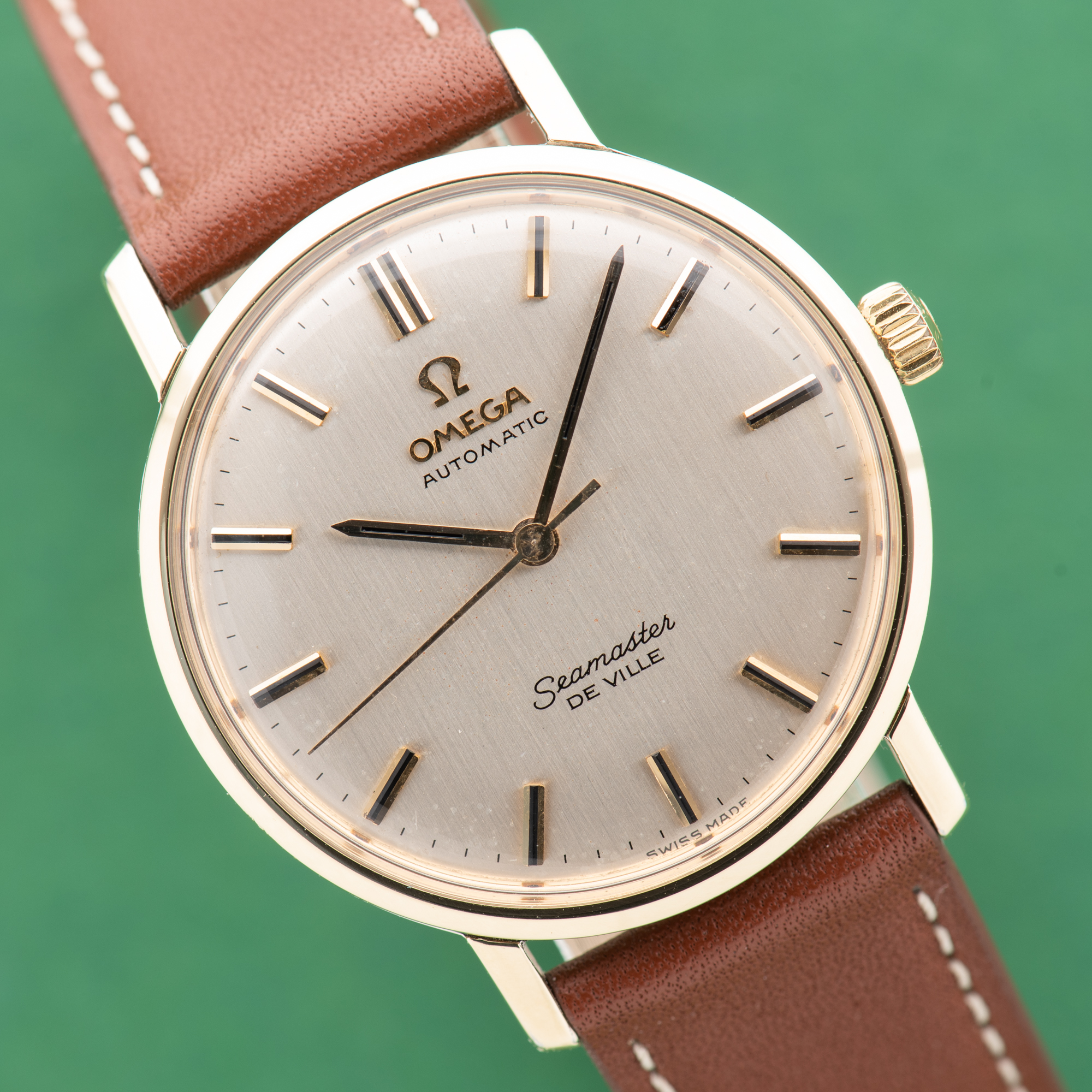 Zicht op Omega Seamaster De Ville Automatic Gold/Steel Ref 165.020