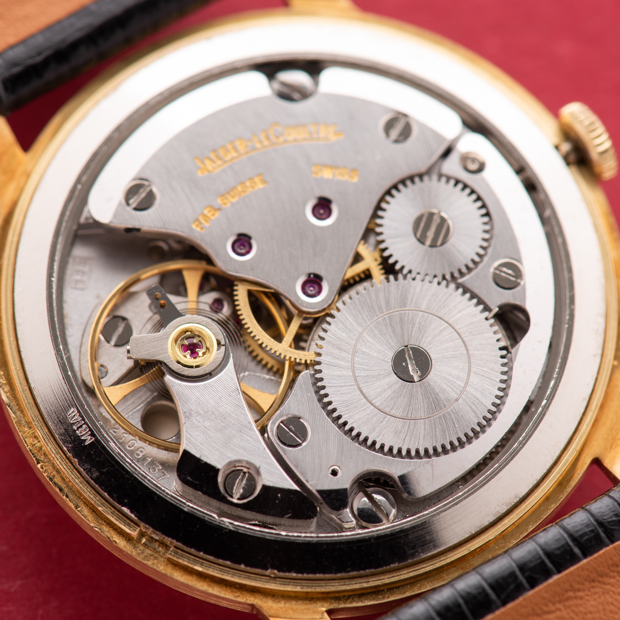 View of Jaeger LeCoultre Dress Watch Gold 18K Full Set from 1967 cal K885 Réf 21007