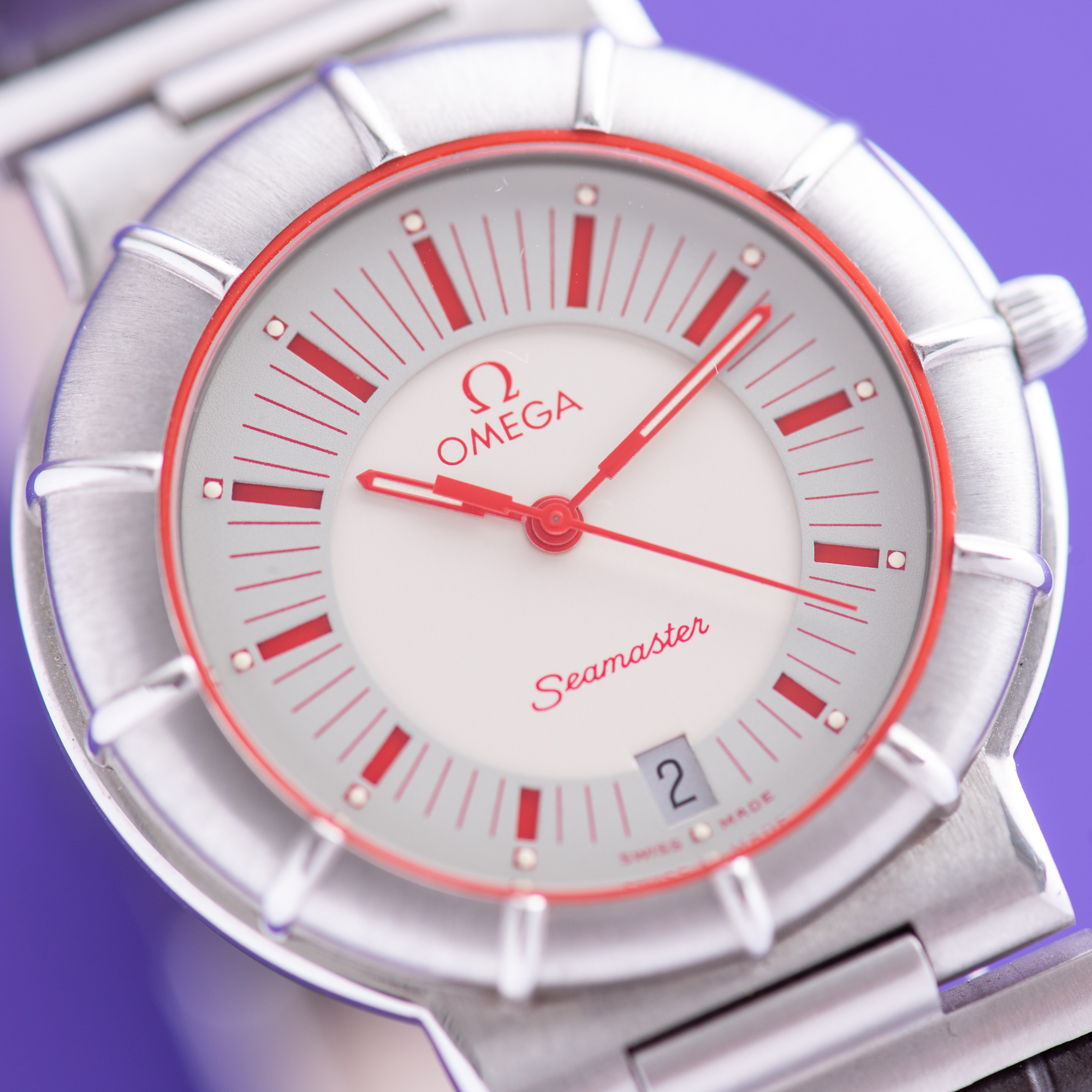 Vue de Omega Seamaster Dynamic II "Spider Case" Red NOS