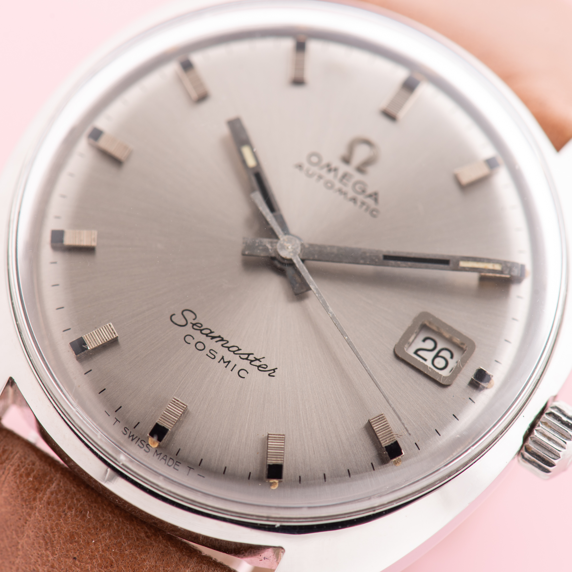 Vue de Omega Seamaster cosmic réf 166.026 cal 565