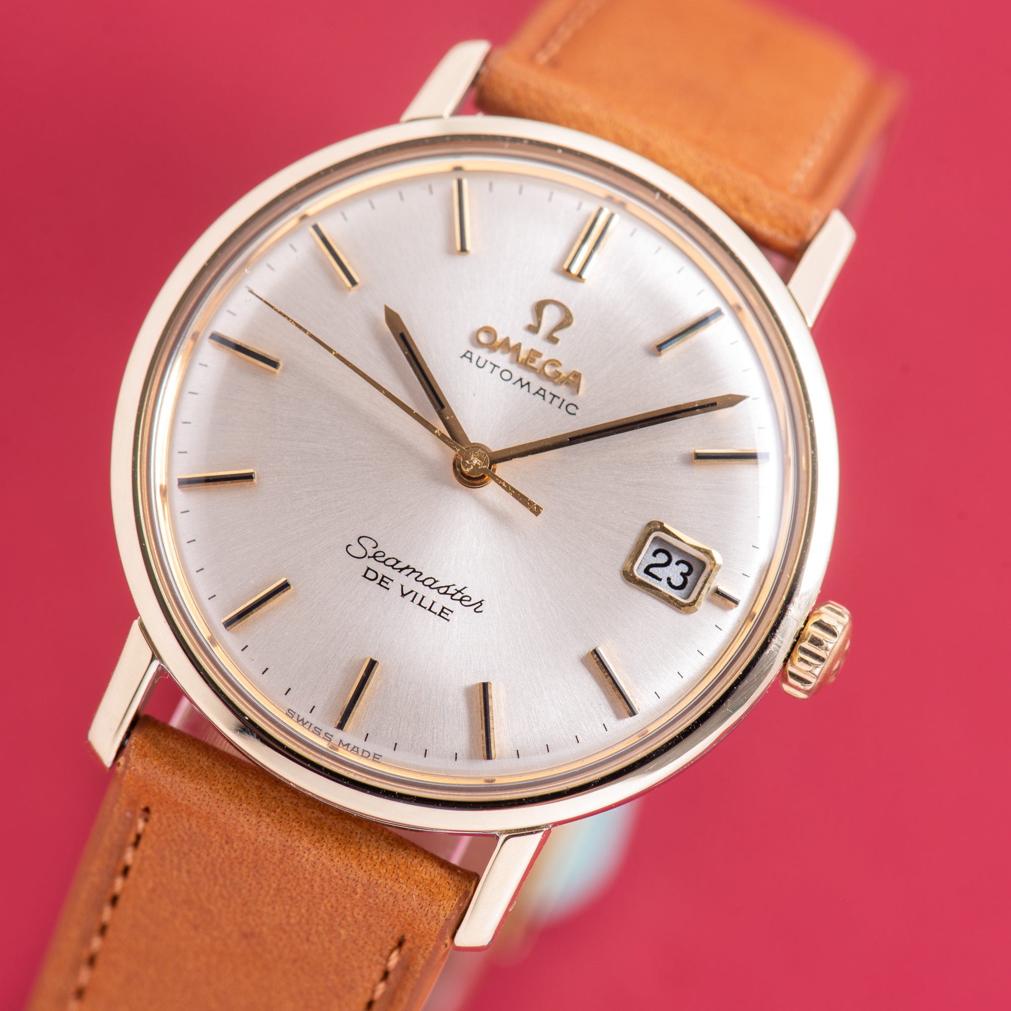 Vue de Omega Seamaster De Ville Date Automatic Gold/Steel Réf 166.020