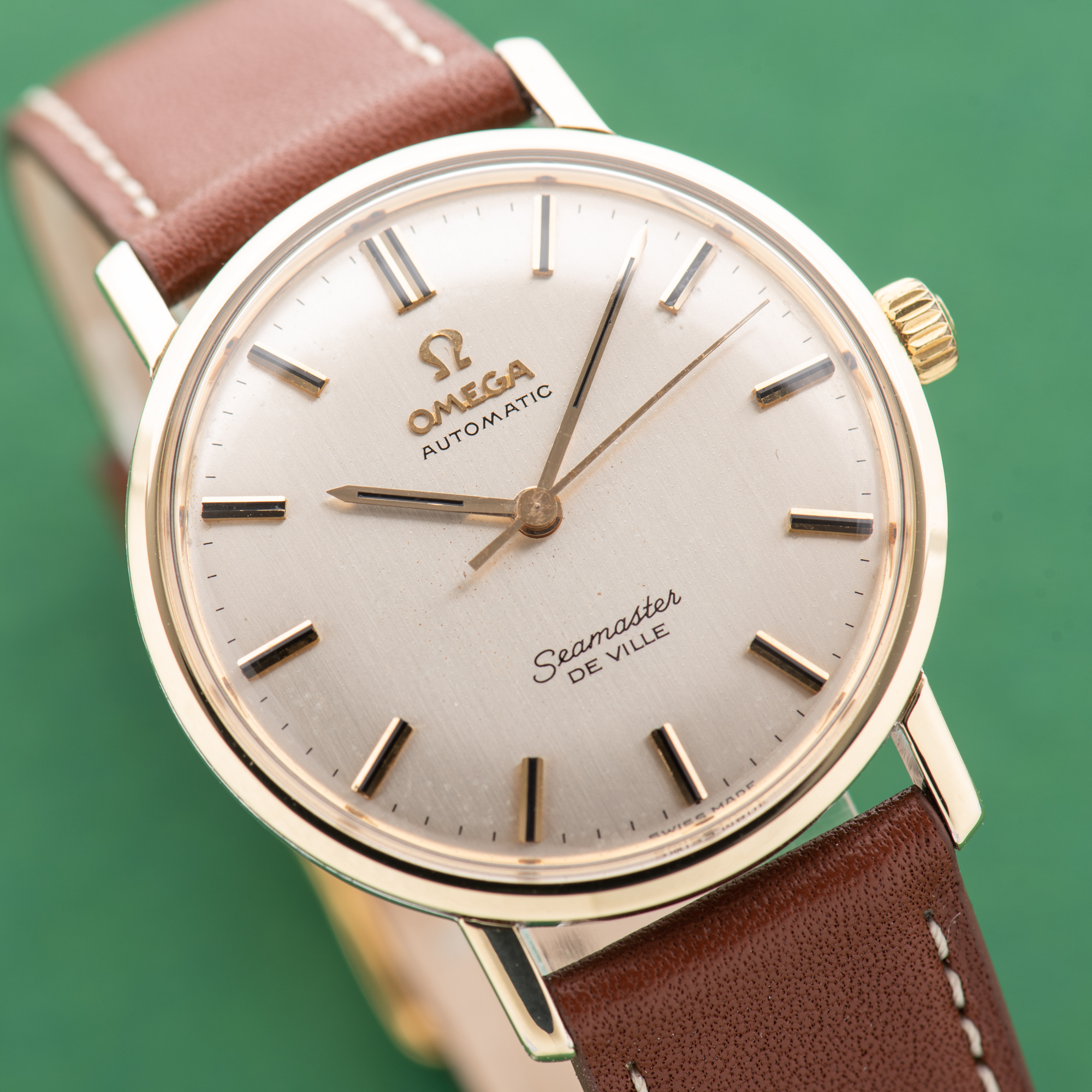 Zicht op Omega Seamaster De Ville Automatic Gold/Steel Ref 165.020