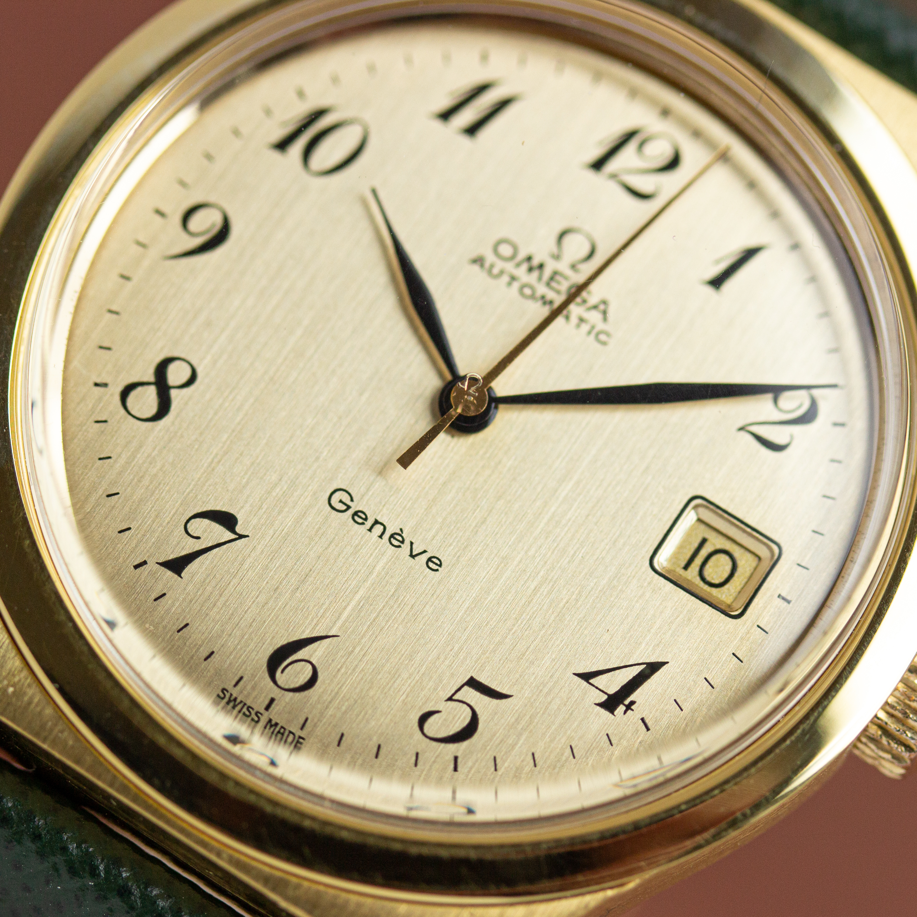 Zicht op Omega Genève Automatic Date Bréguet dial Ref 166.068 uit 1973