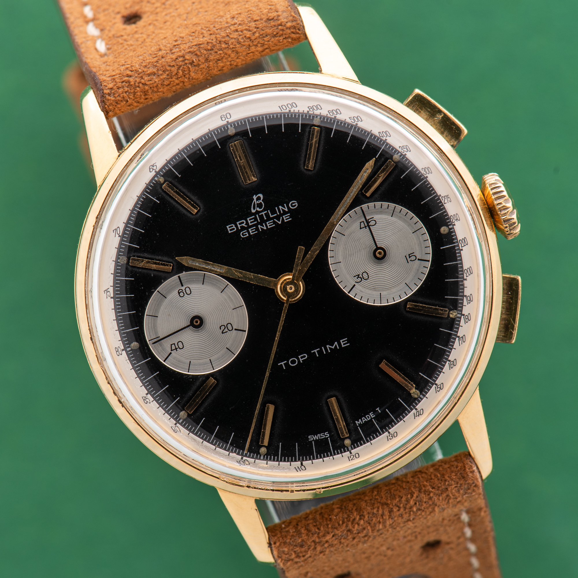 Zicht op Breitling Top Time Panda Chronograph Valjoux 7730 Ref 2003