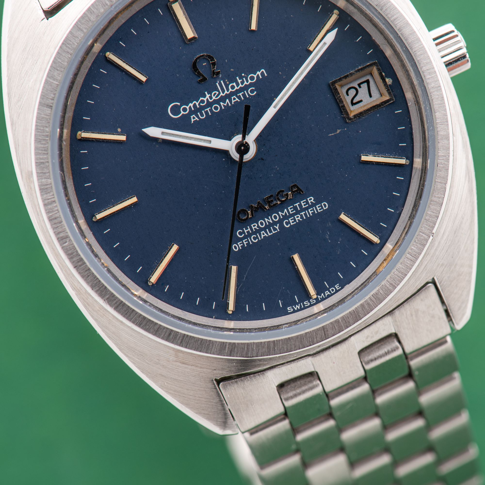 Zicht op Omega Constellation C Shape Japan Market JDM Blue Dial vanaf 1971 Ref 168.0056