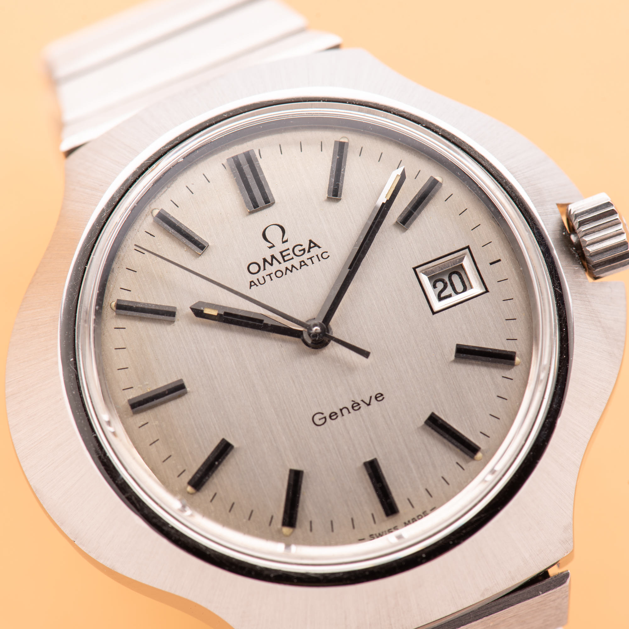 Vue de Omega Genève Stingray Cobra Automatic Date from 1972 Réf 166.121