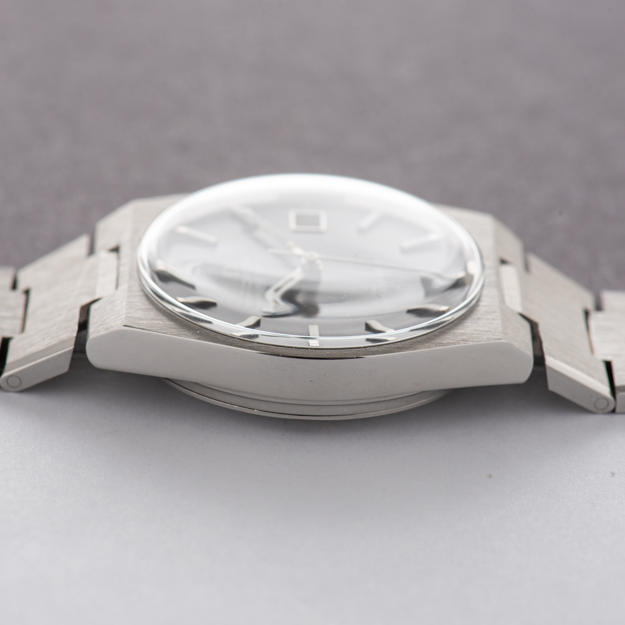 View of Omega Genève Automatic Date Grey Dial from 1972 Ref 166.099