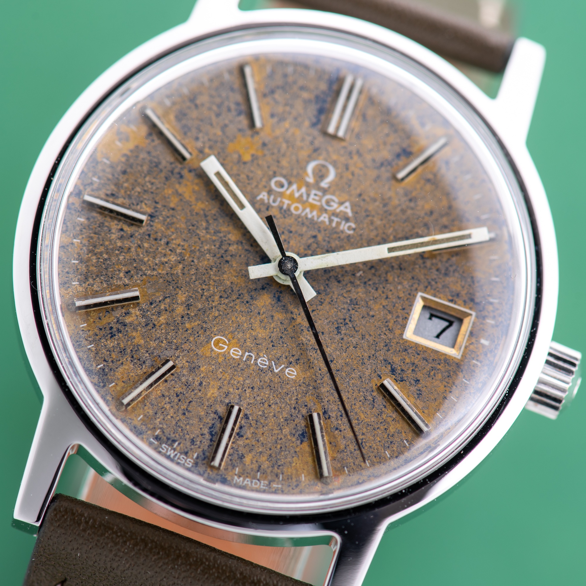 Vue de Omega Genève Automatic Date Blue Patina from 1973 Réf 166.0163