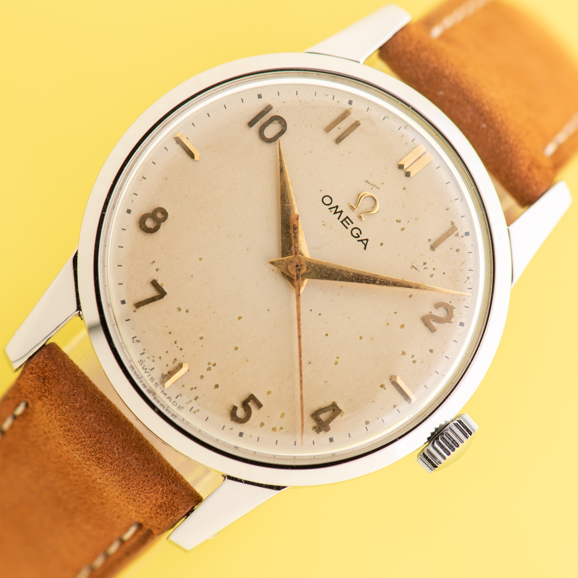 Vue de Omega Dress Watch Centre Seconds Arabic Dial from 1953 réf 2496