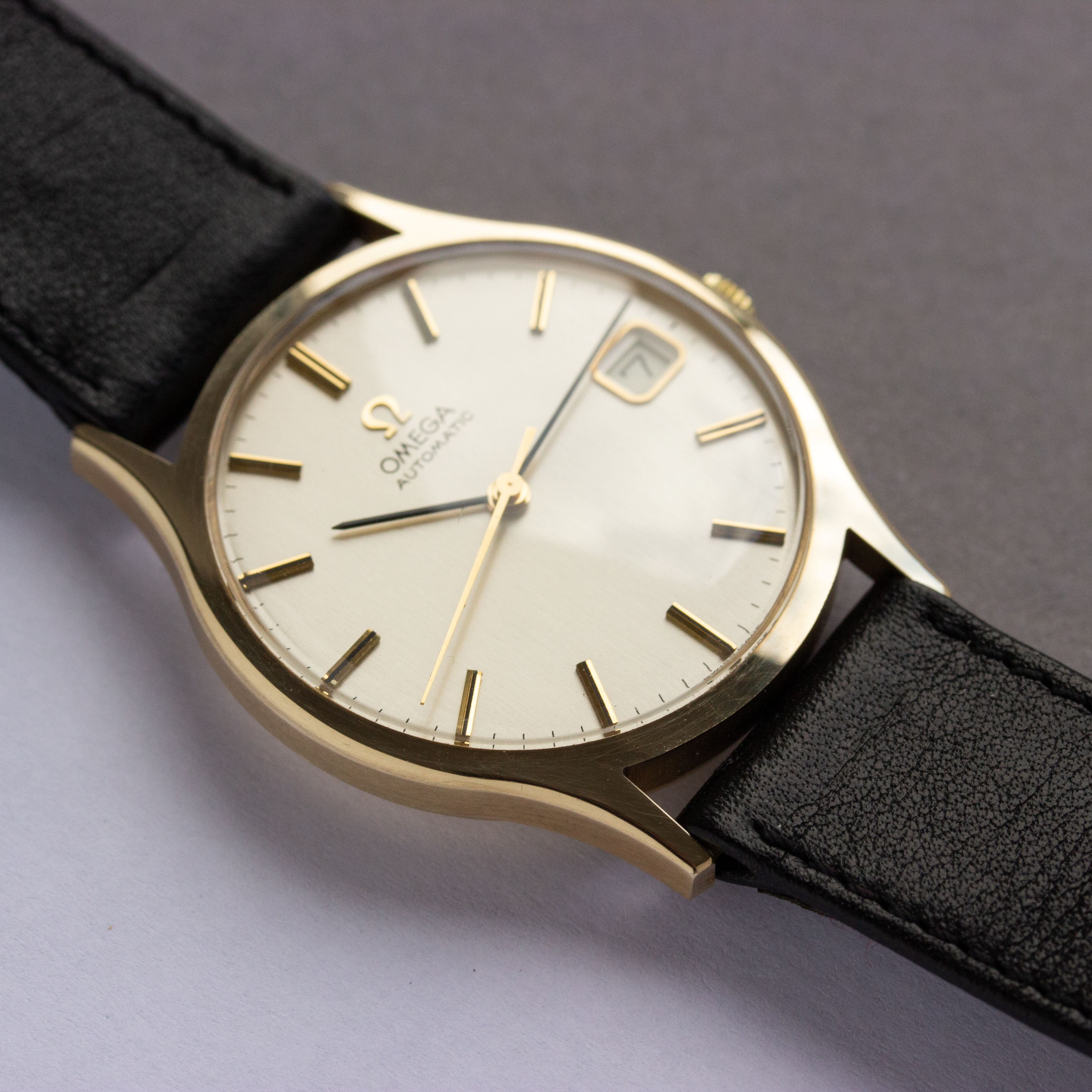 Vue de Omega Automatic Dress Full Set Mint NOS 9K Yellow Gold Unishell case from 1978