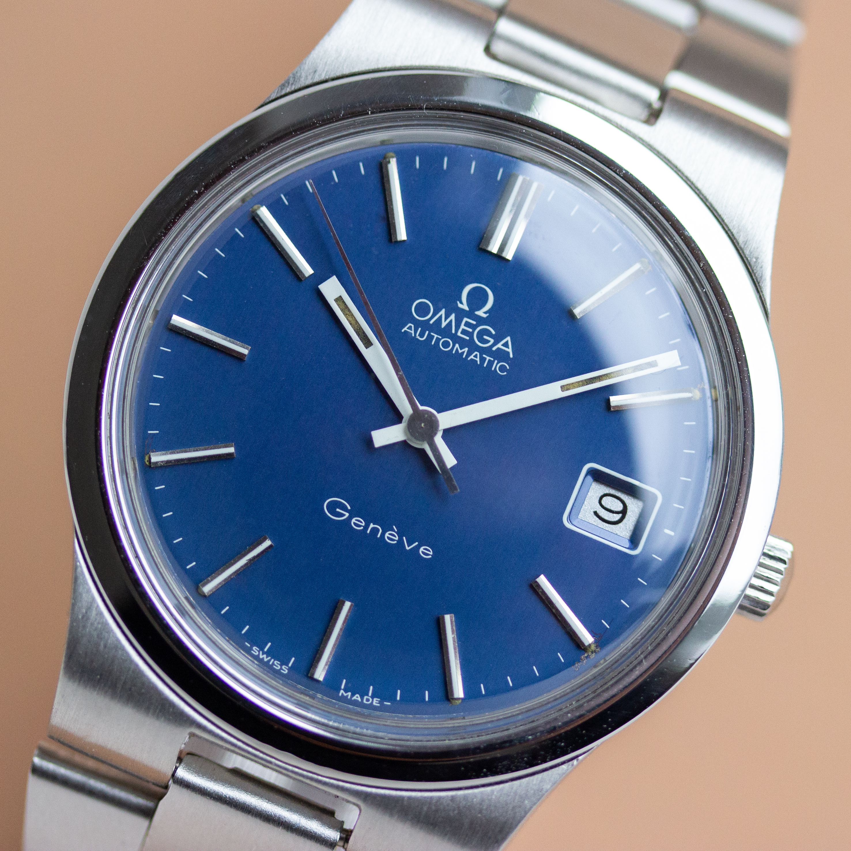 View of Omega Genève Automatic Date Blue Réf 366.0832 Year 1973