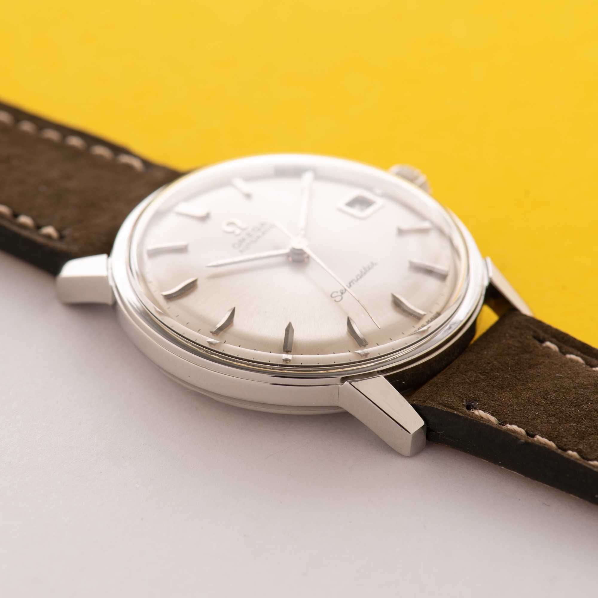 Vue de Omega Seamaster Automatic Date from 1965 Réf 166.002