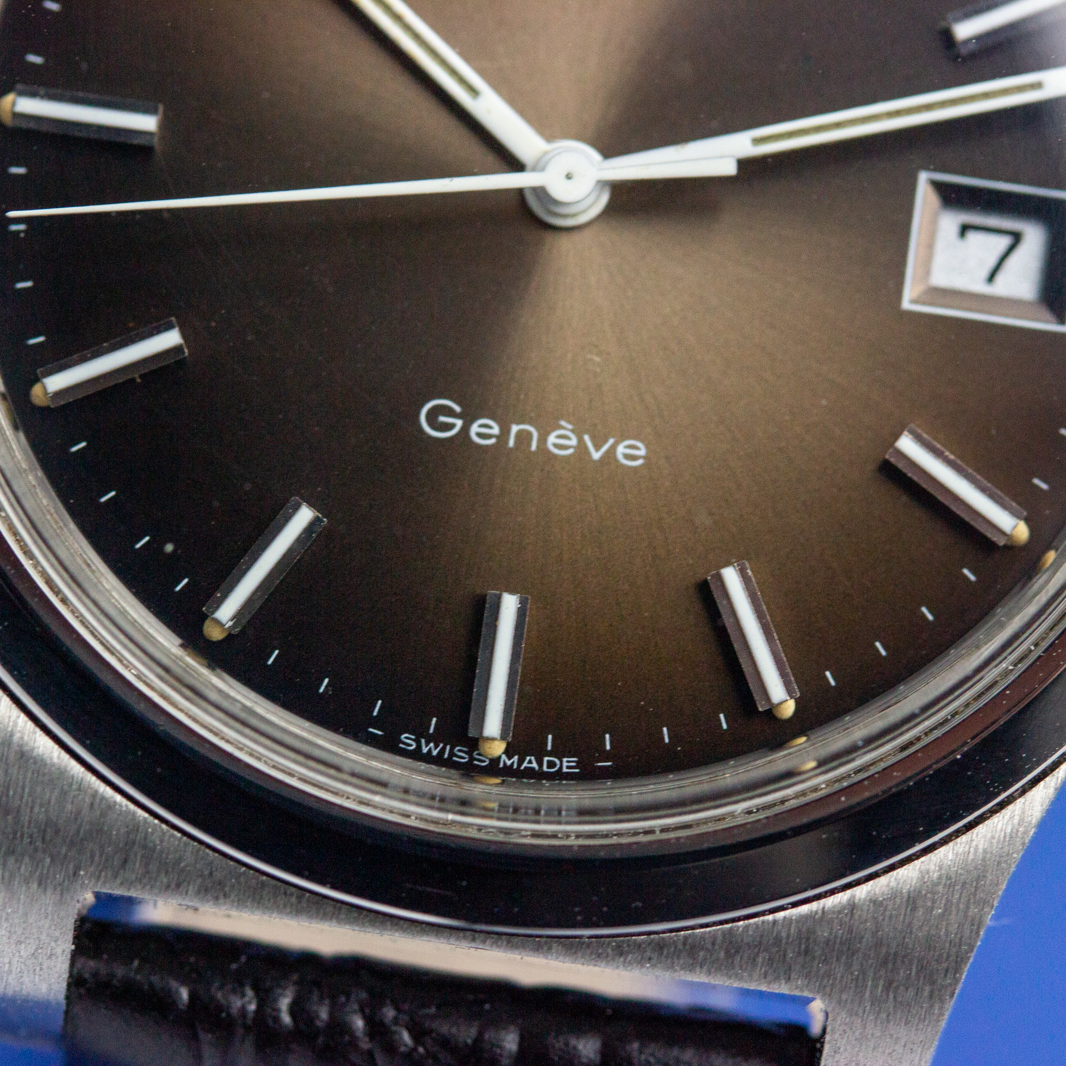 View of Omega Genève Date Vignette Brown Réf 136.0102