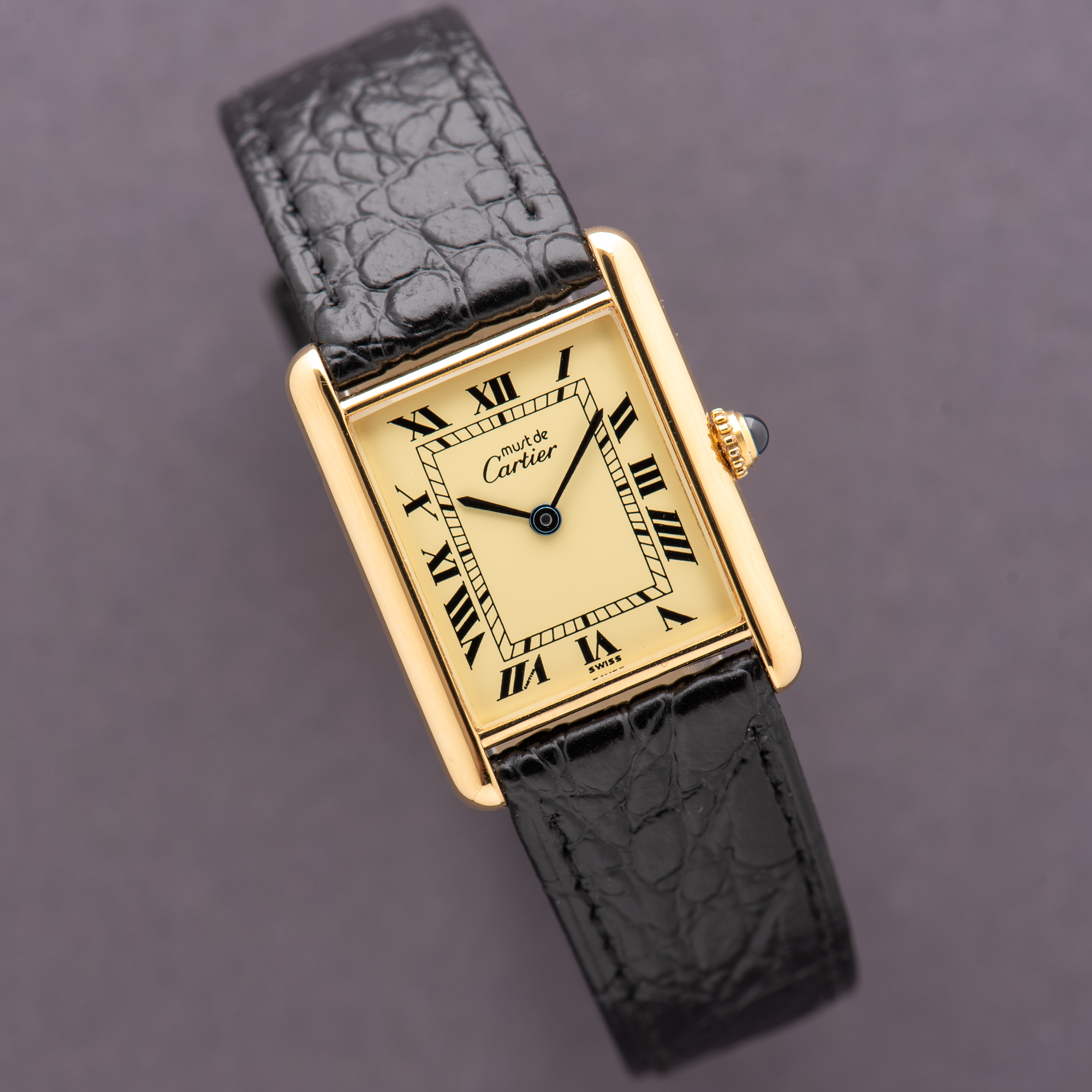 Zicht op Cartier Tank De Must Vermeil Romeinse wijzerplaat Grand Model GM Ultra Volledige set Ref 590005