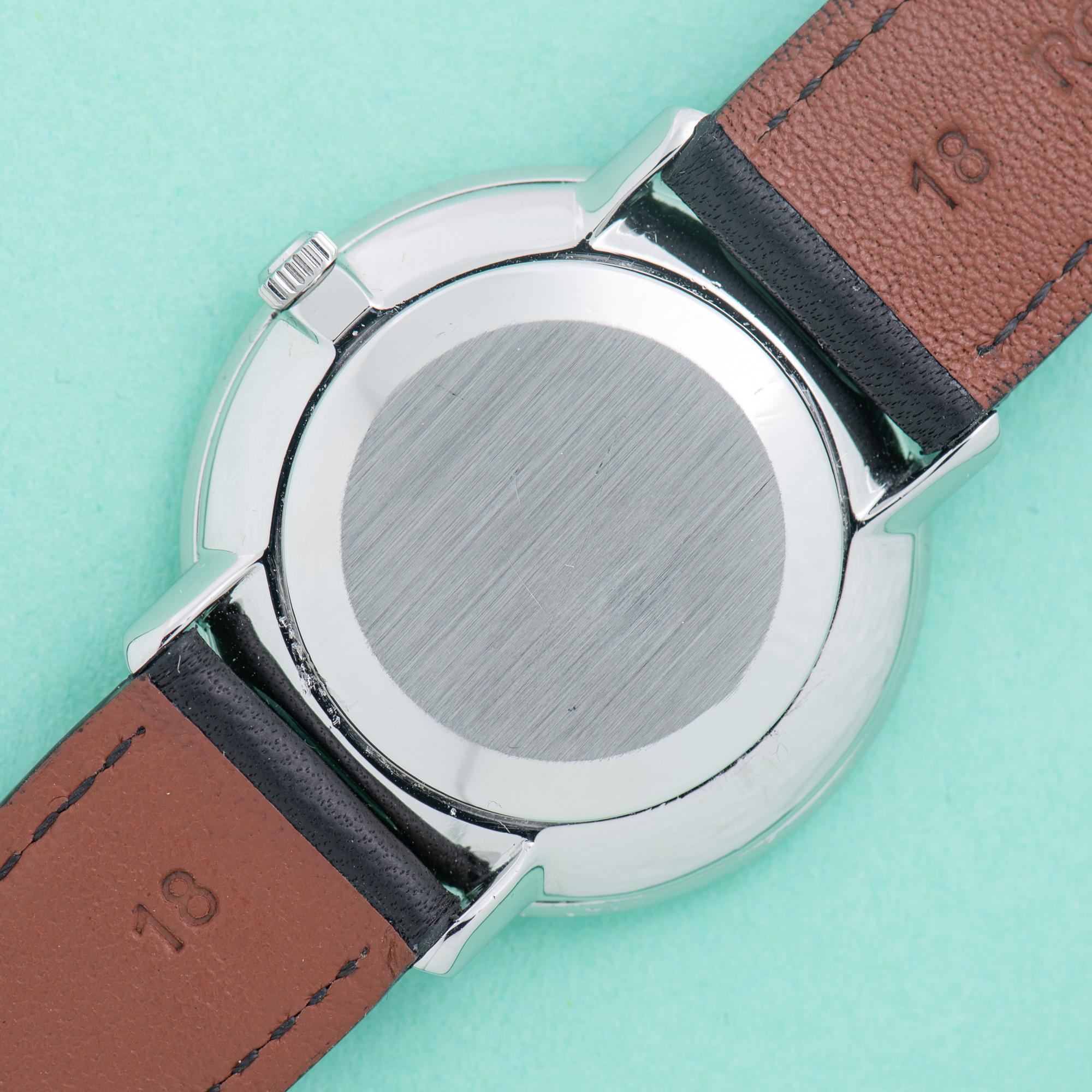 Zicht op Omega De Ville Dress Watch Grey Dial Steel Ref 111.0107