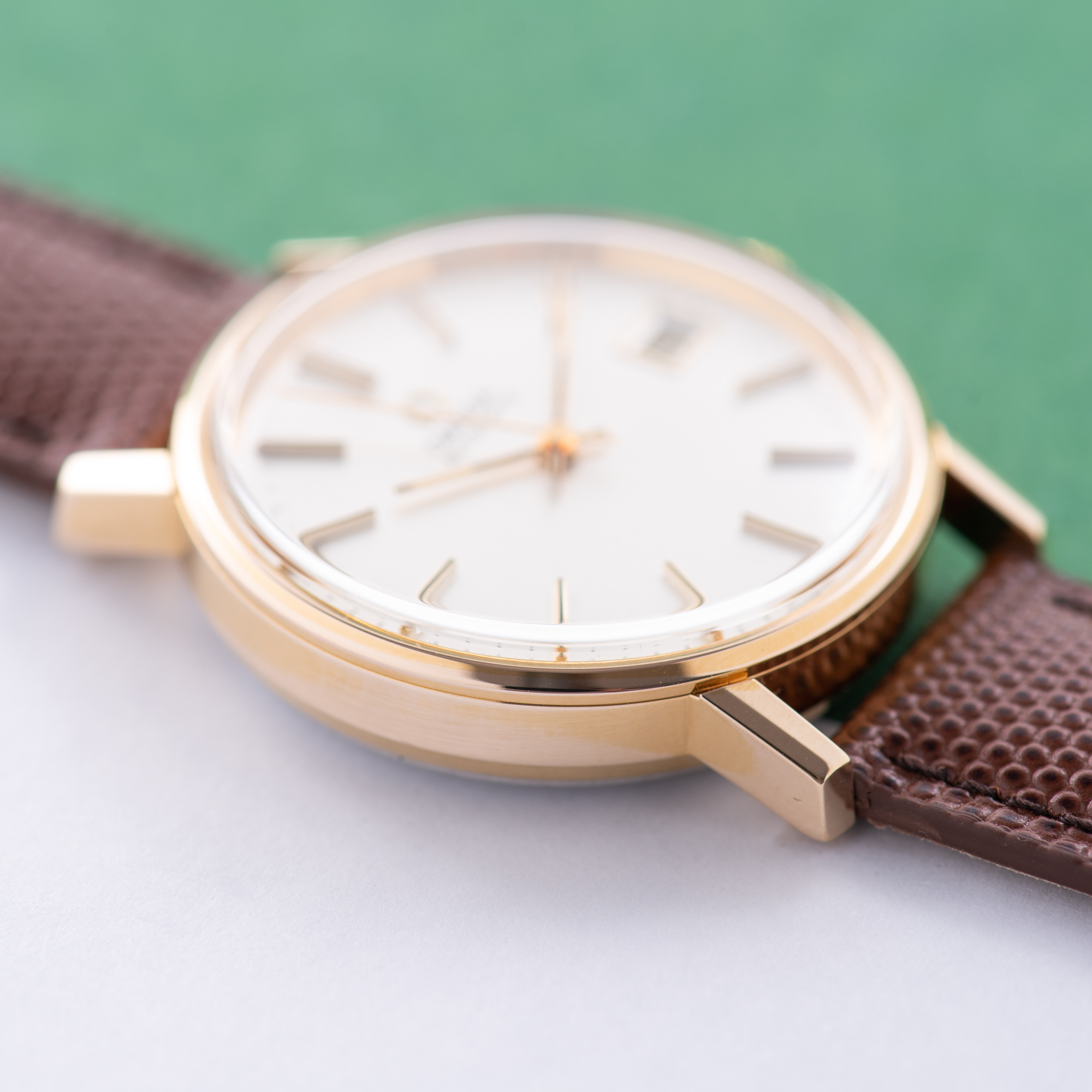 View of Omega Automatic Date From 1978 Réf 166.0202