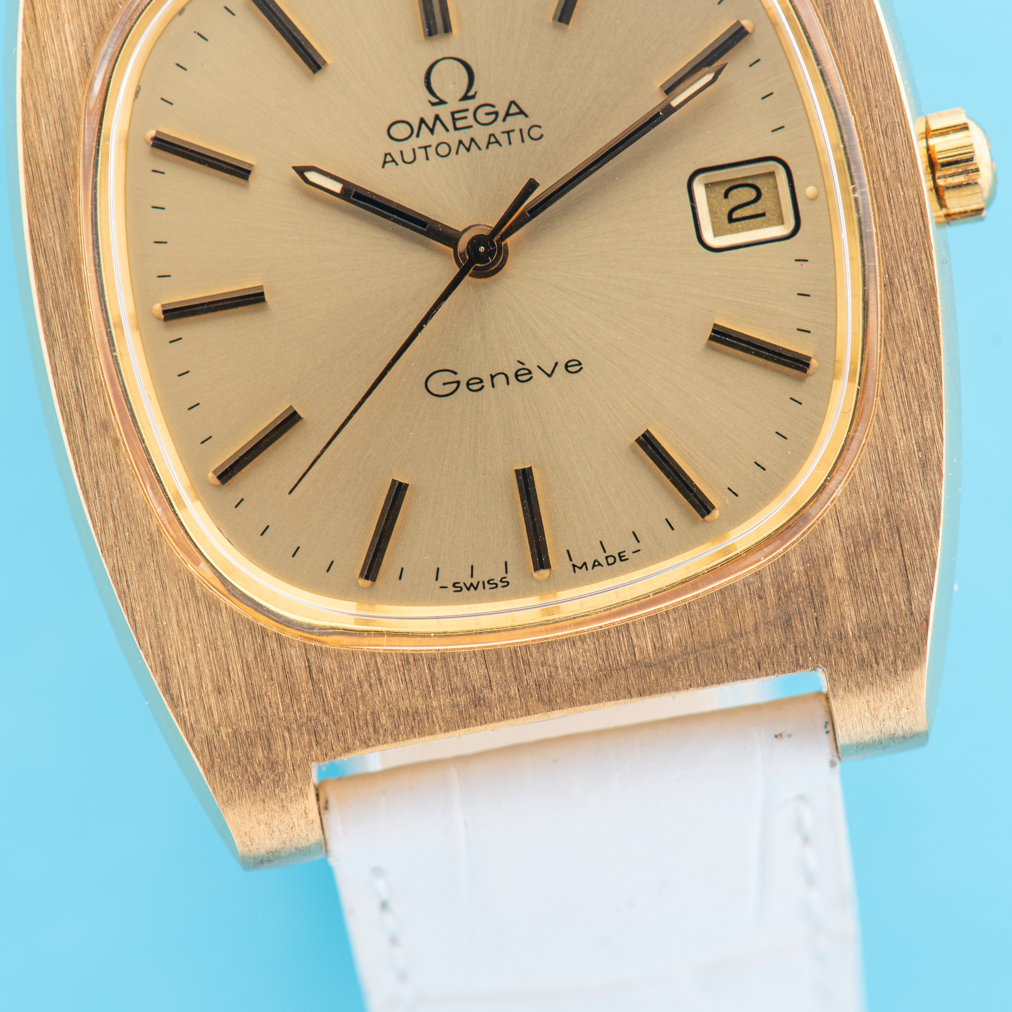 Vue de Omega Genève Automatic Date Champagne TV Case From 1973 Réf 166.0190