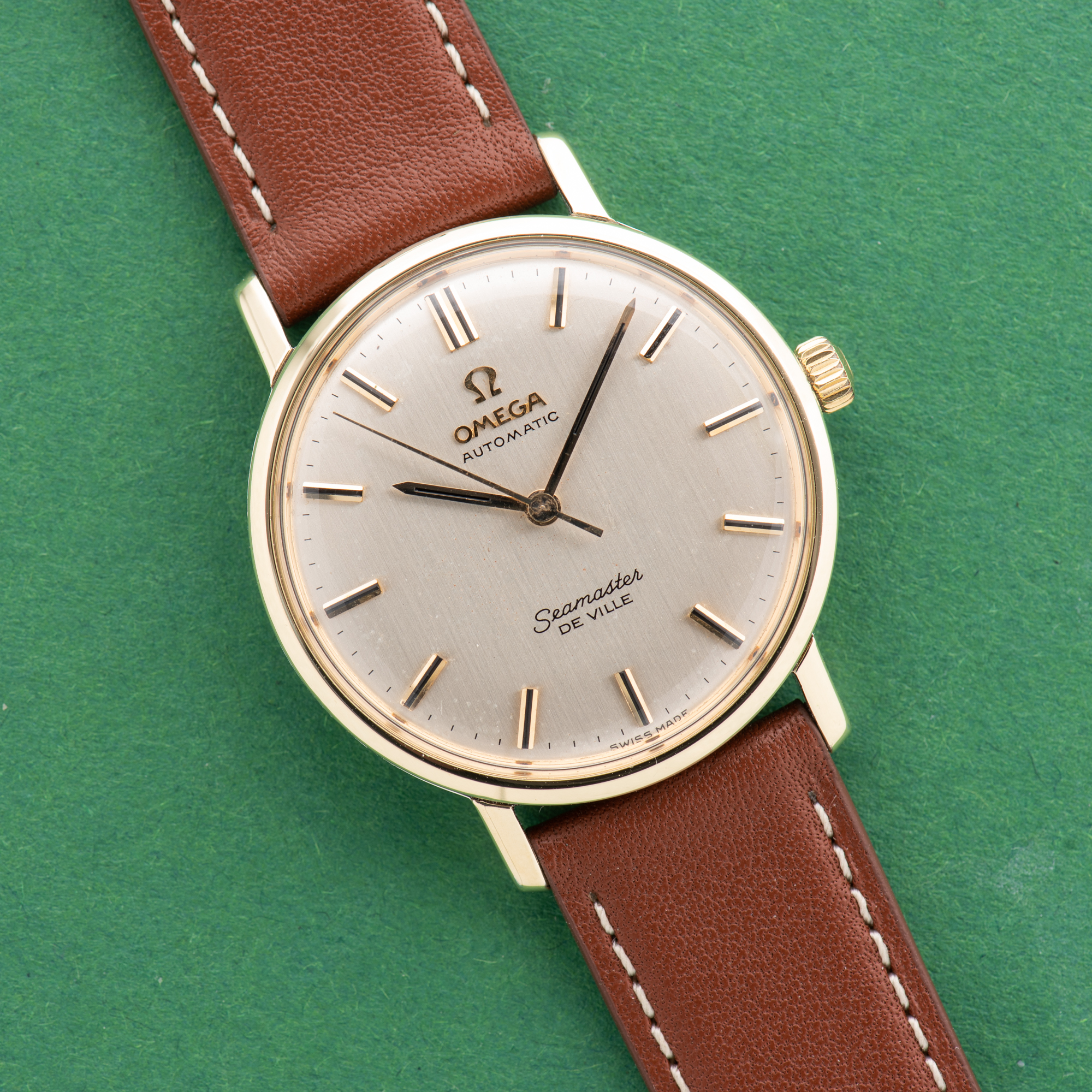 Zicht op Omega Seamaster De Ville Automatic Gold/Steel Ref 165.020