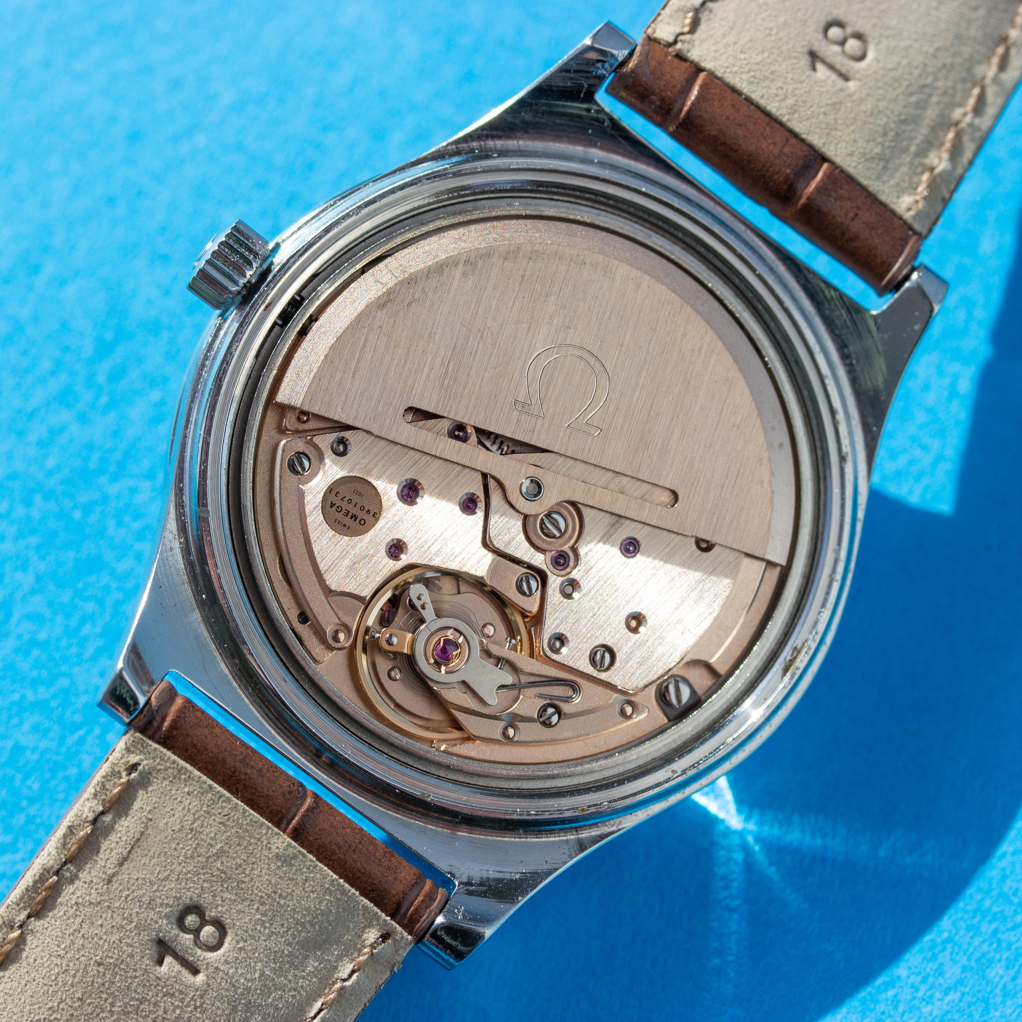 Vue de Omega Genève Automatic Blue Day Date réf 166 0169
