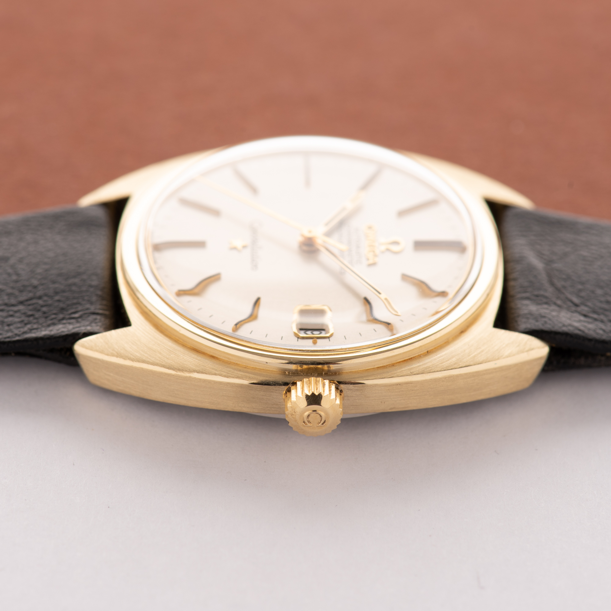 Vue de Omega Constellation Chronometer C-shape 14K Gold capped from 1966 Réf 168.017