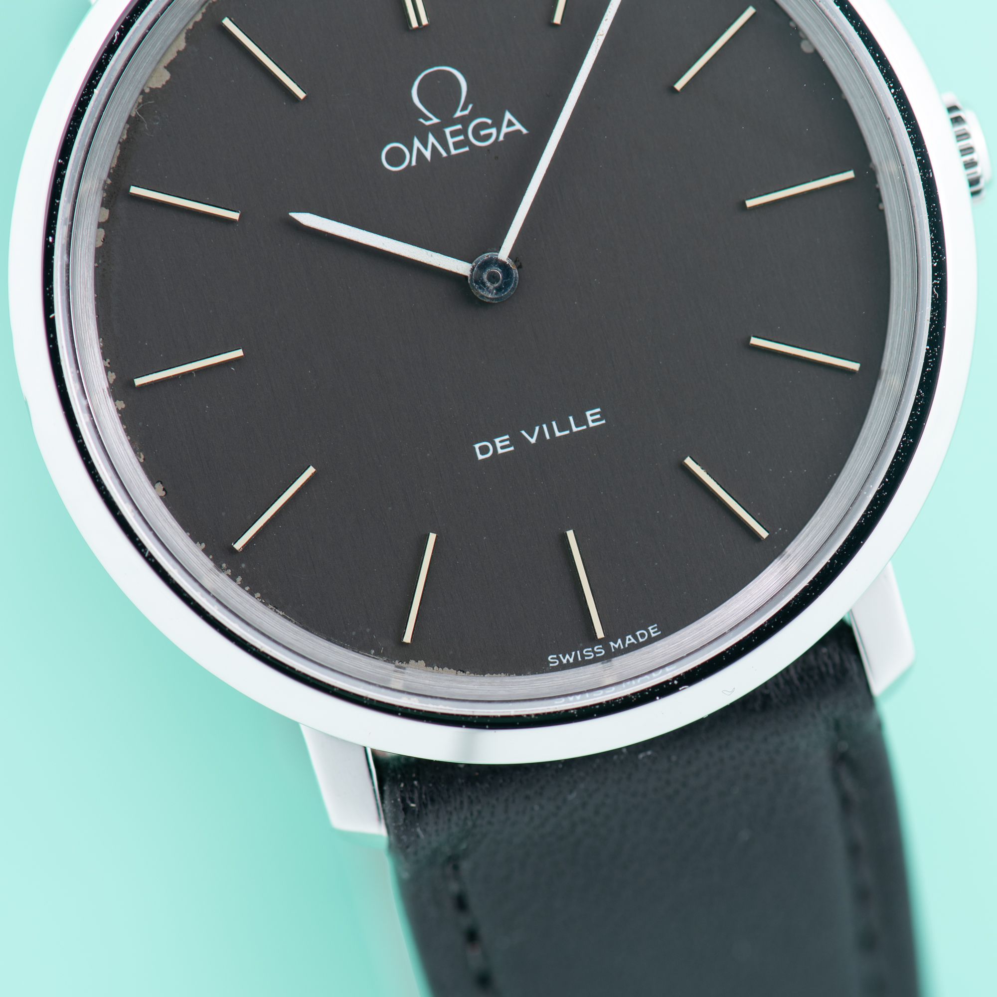 Zicht op Omega De Ville Dress Watch Grey Dial Steel Ref 111.0107