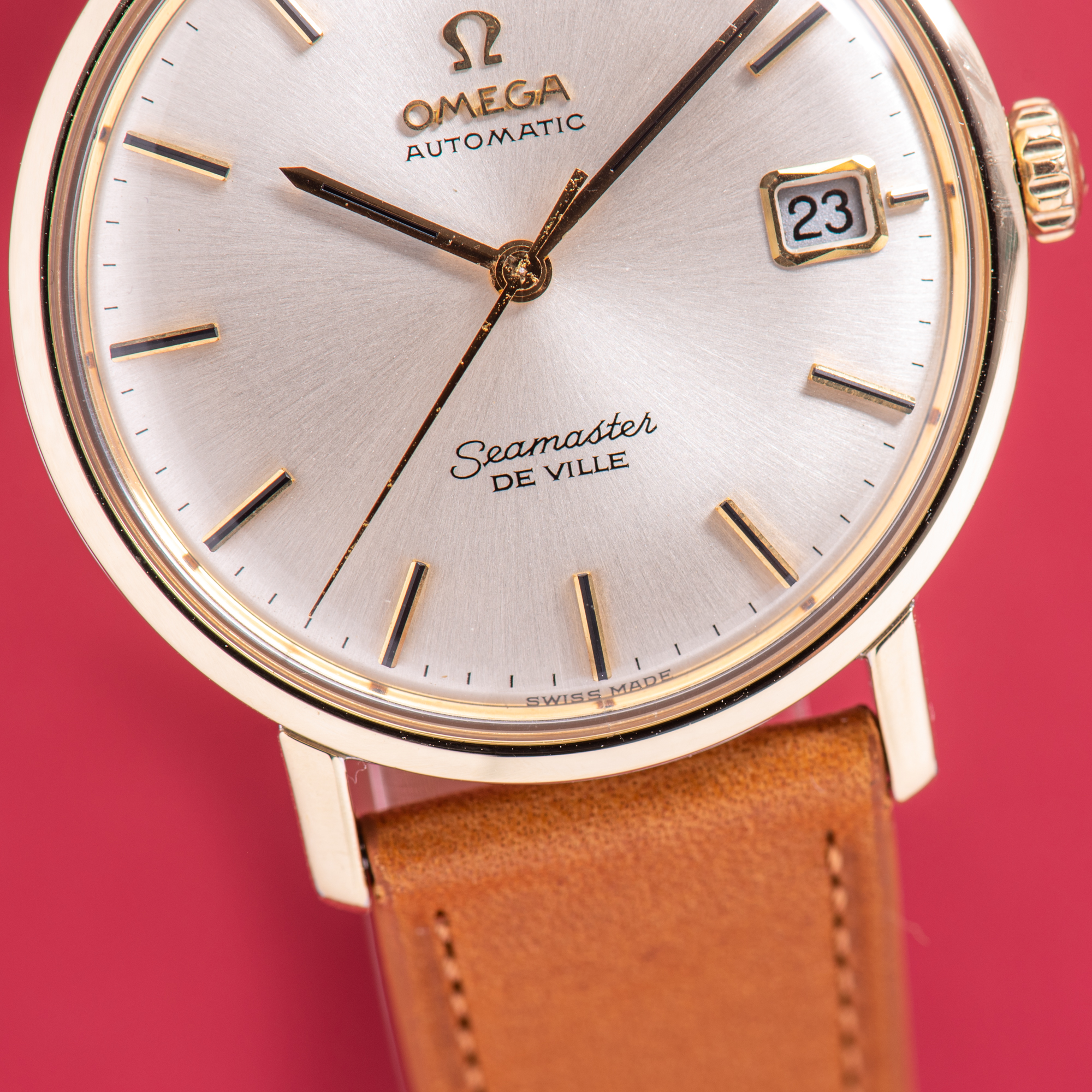 Vue de Omega Seamaster De Ville Date Automatic Gold/Steel Réf 166.020
