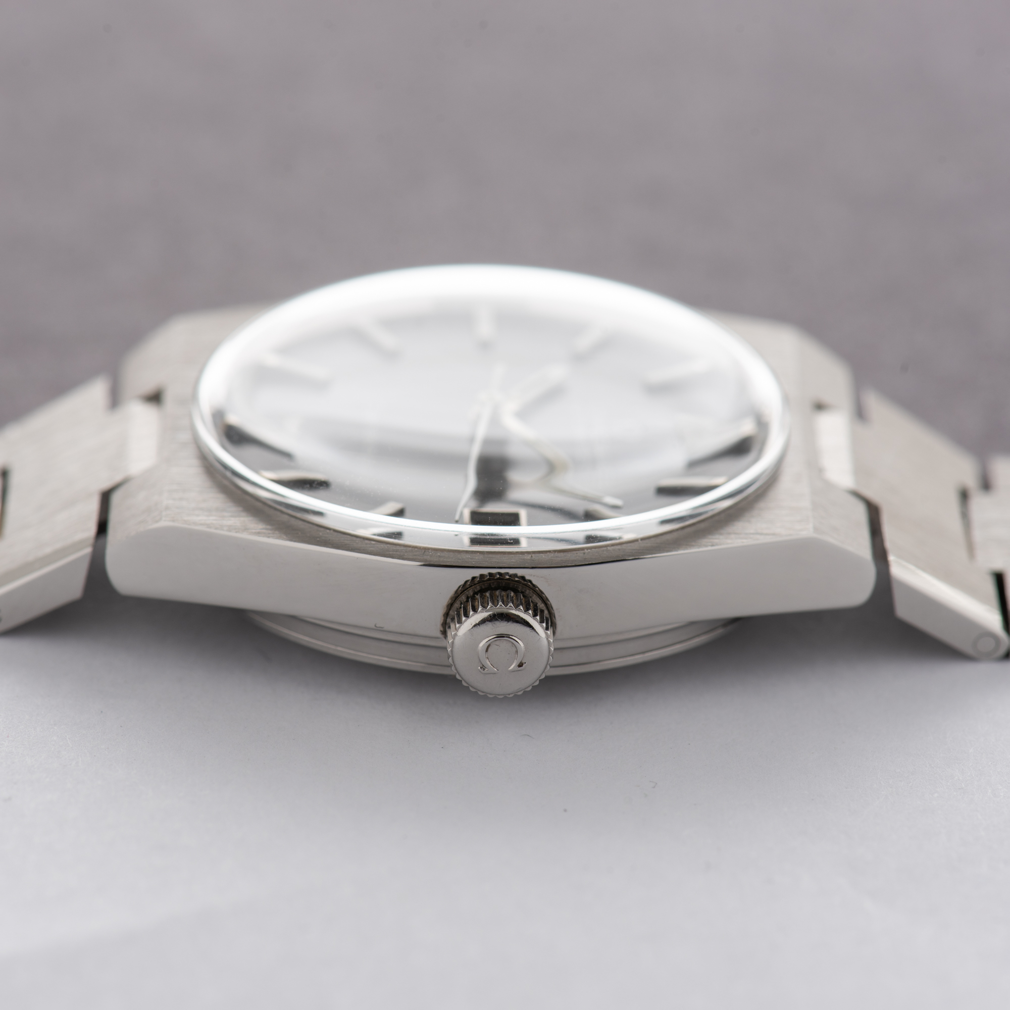 View of Omega Genève Automatic Date Grey Dial from 1972 Ref 166.099