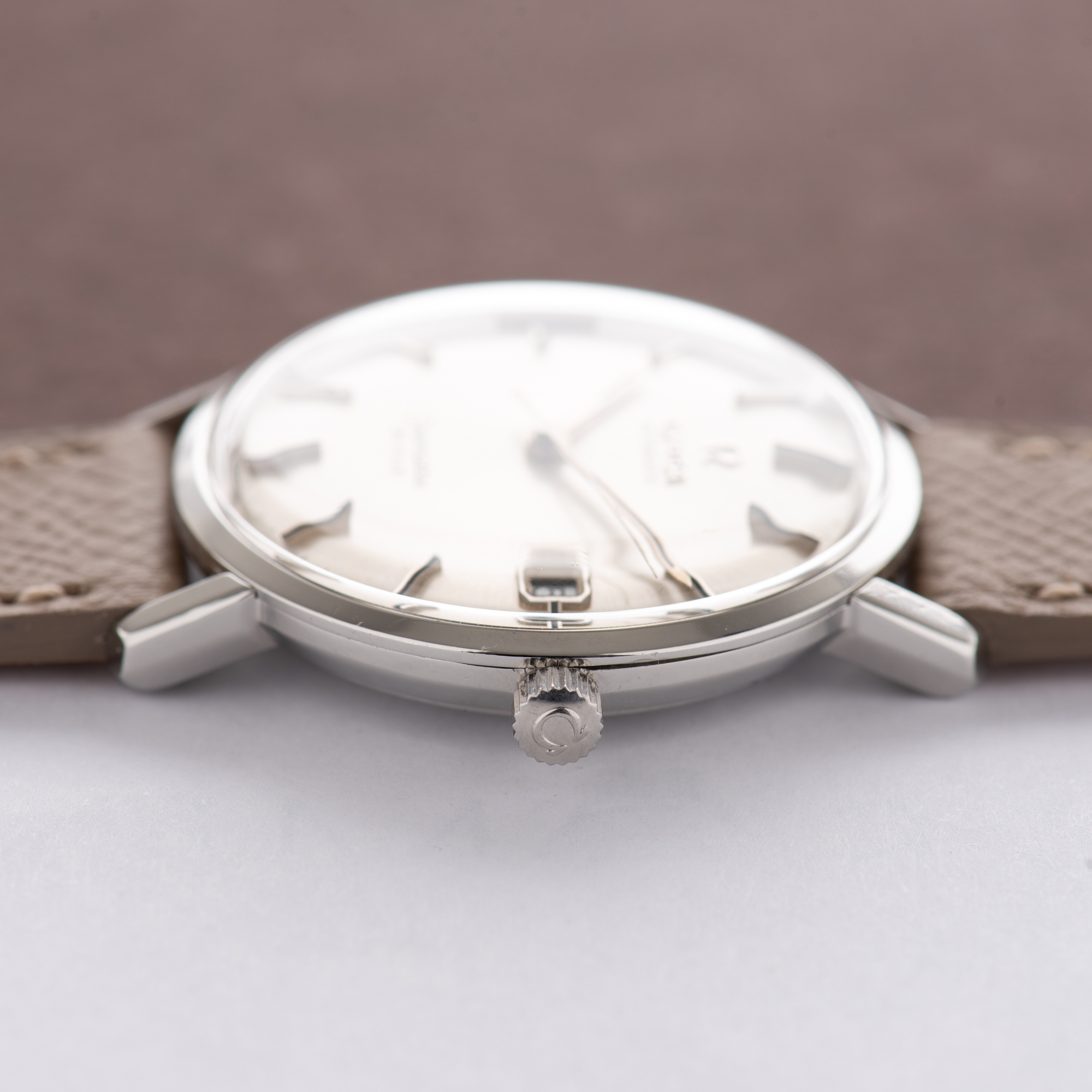 View of Omega Seamaster De Ville Automatic Date Réf 166.020