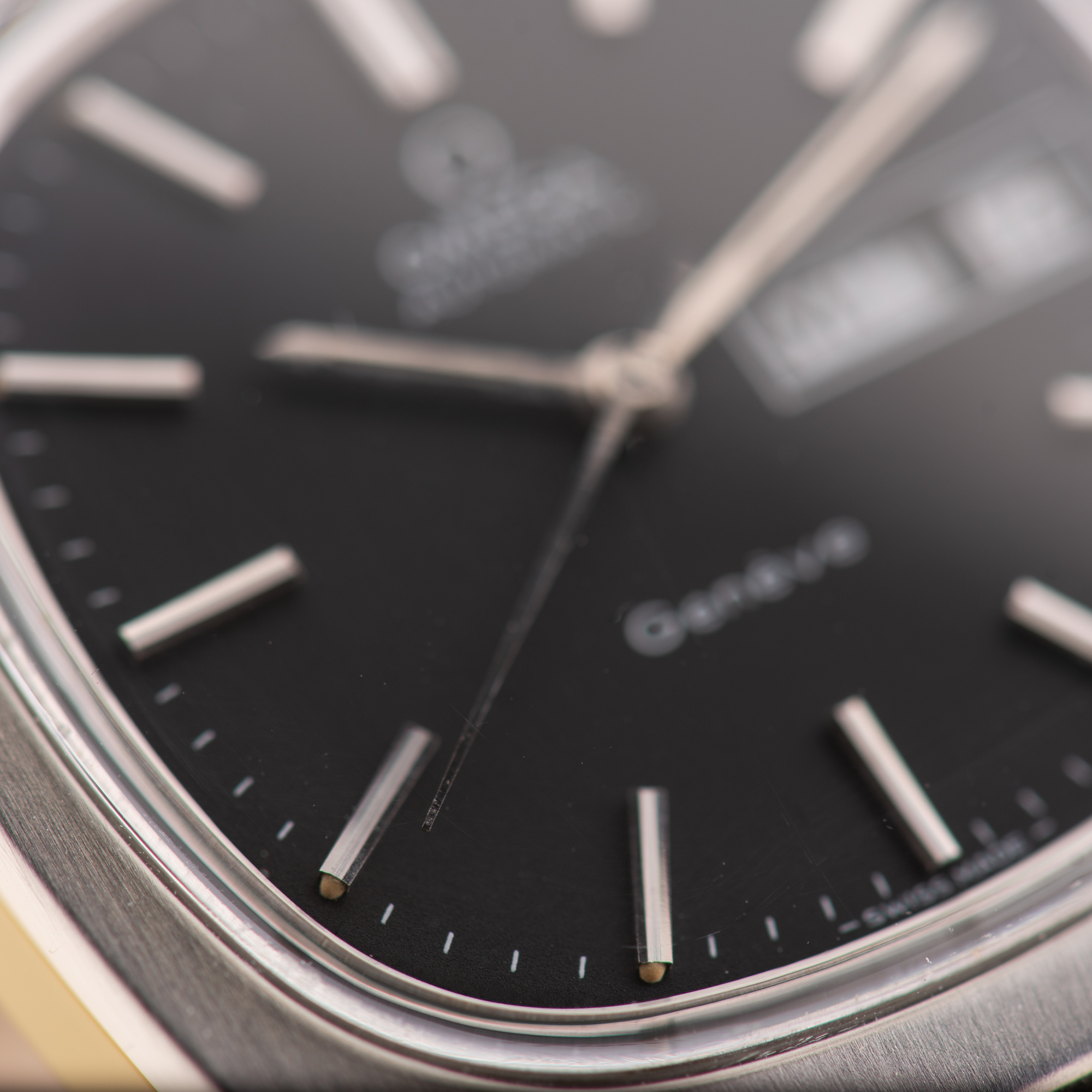 Vue de Omega Genève Automatic Day Date Matt Black from 1974 Réf 166.0188