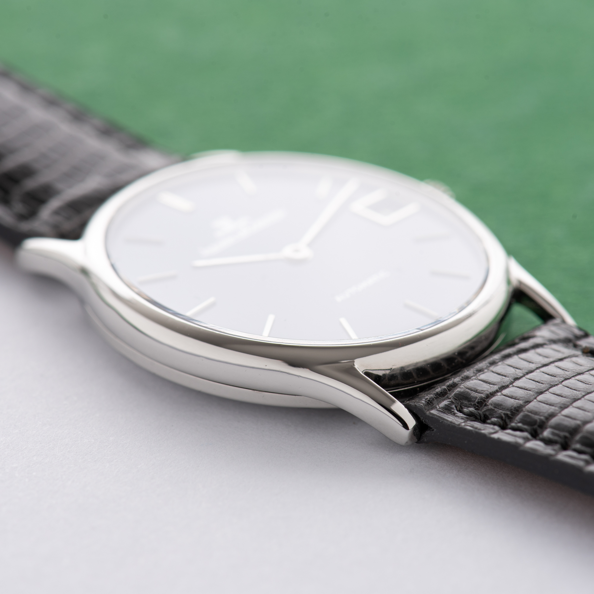 Vue de Jaeger LeCoultre Automatic Ellipse Blue Cal 900​​​​​​​ Réf 5002.42