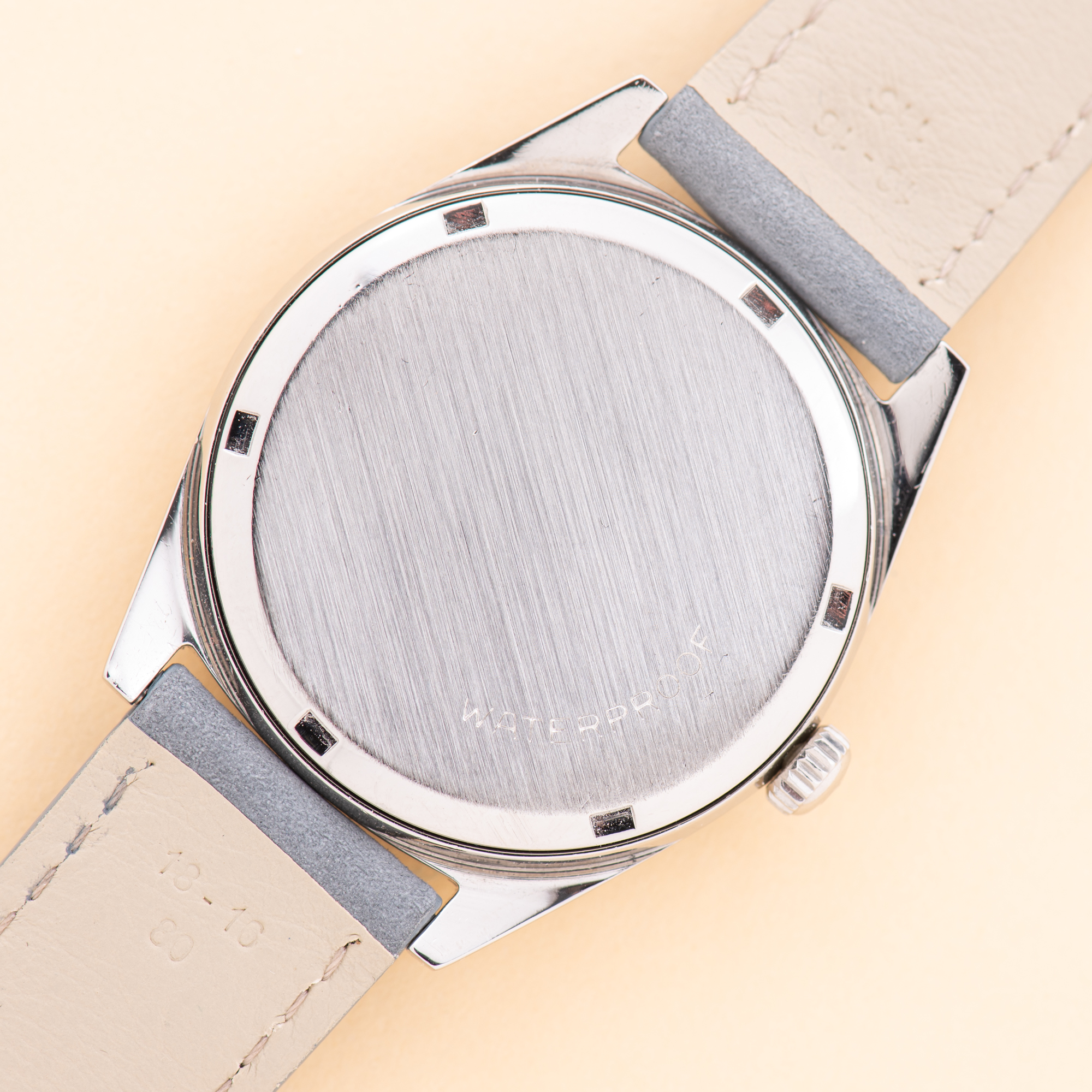 Zicht op Omega Genève blue dial Ultraman’ Réf 135.041
