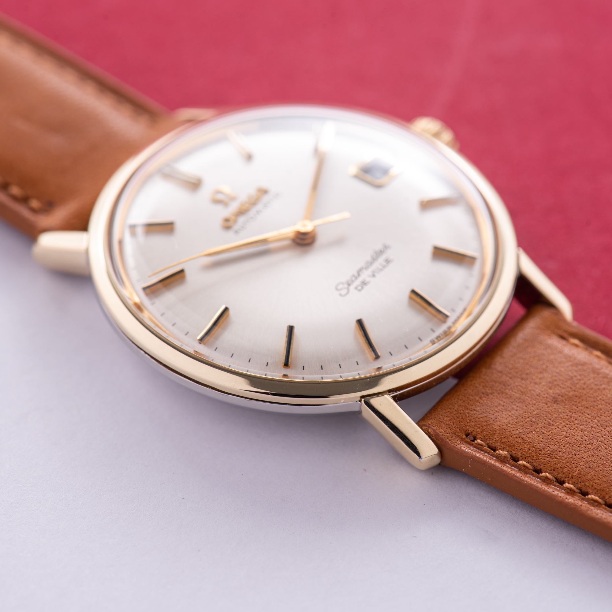 Vue de Omega Seamaster De Ville Date Automatic Gold/Steel Réf 166.020