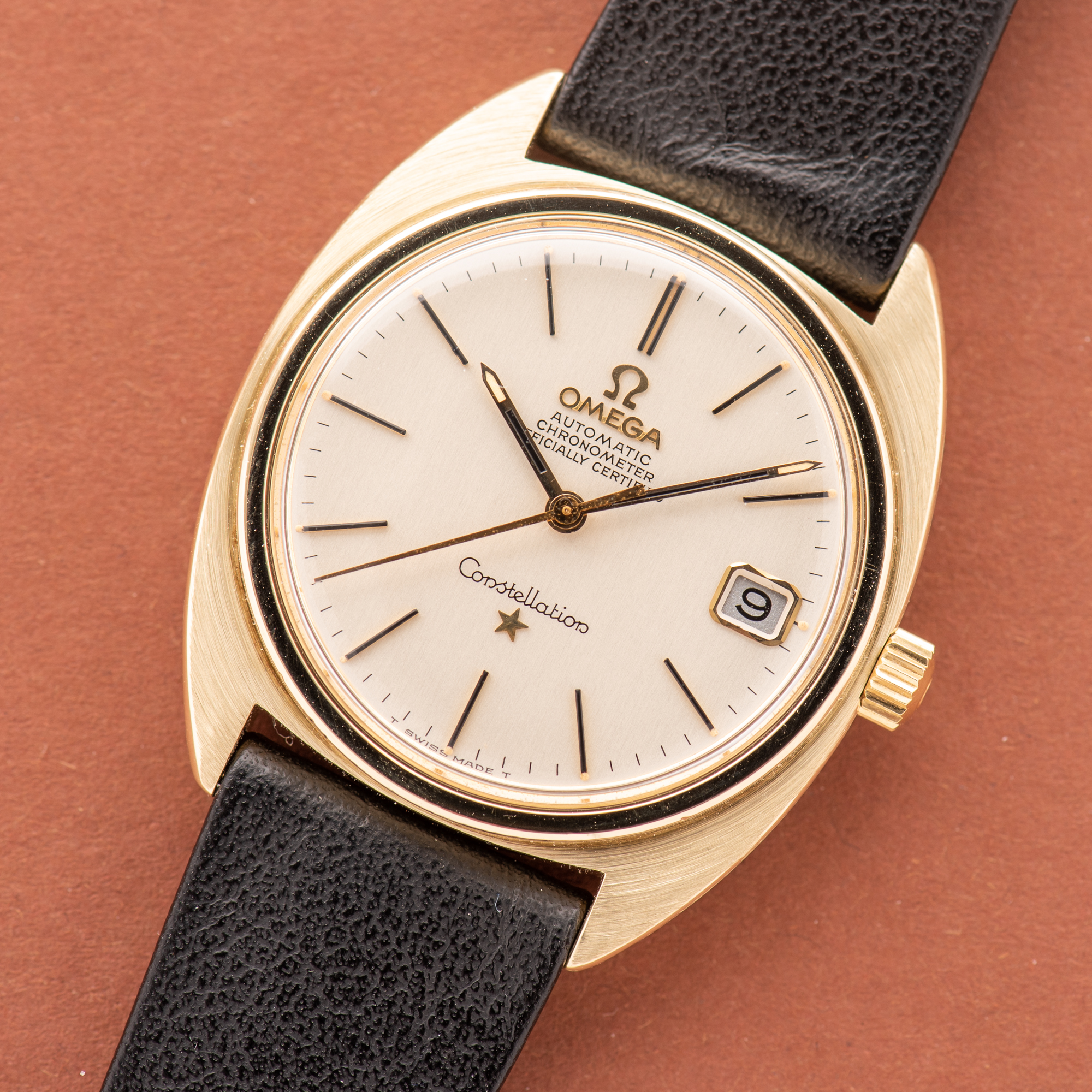 Vue de Omega Constellation Chronometer C-shape 14K Gold capped from 1966 Réf 168.017