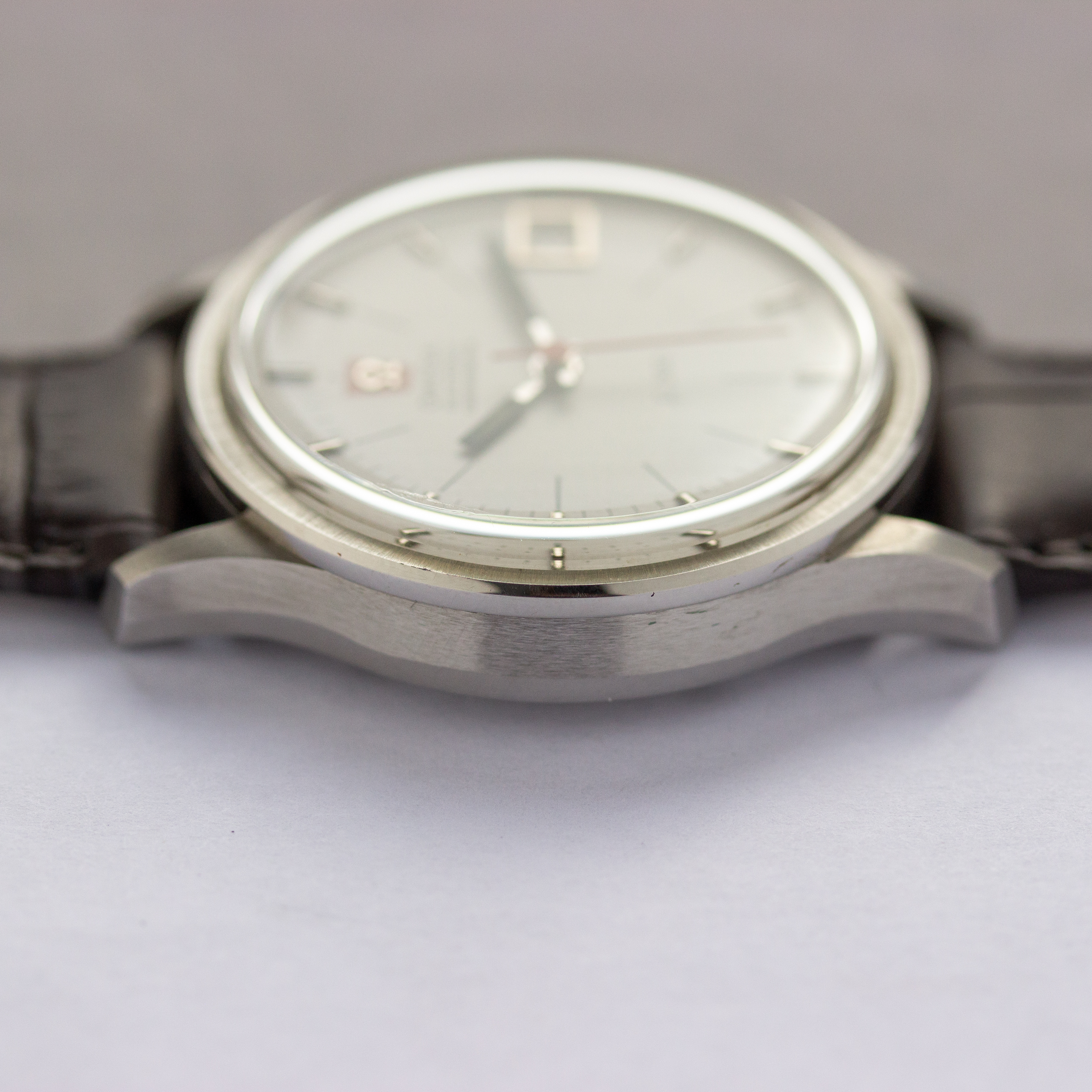 Zicht op Omega Constellation Electronic F300 NOS Ref 198.003 vanaf 1970