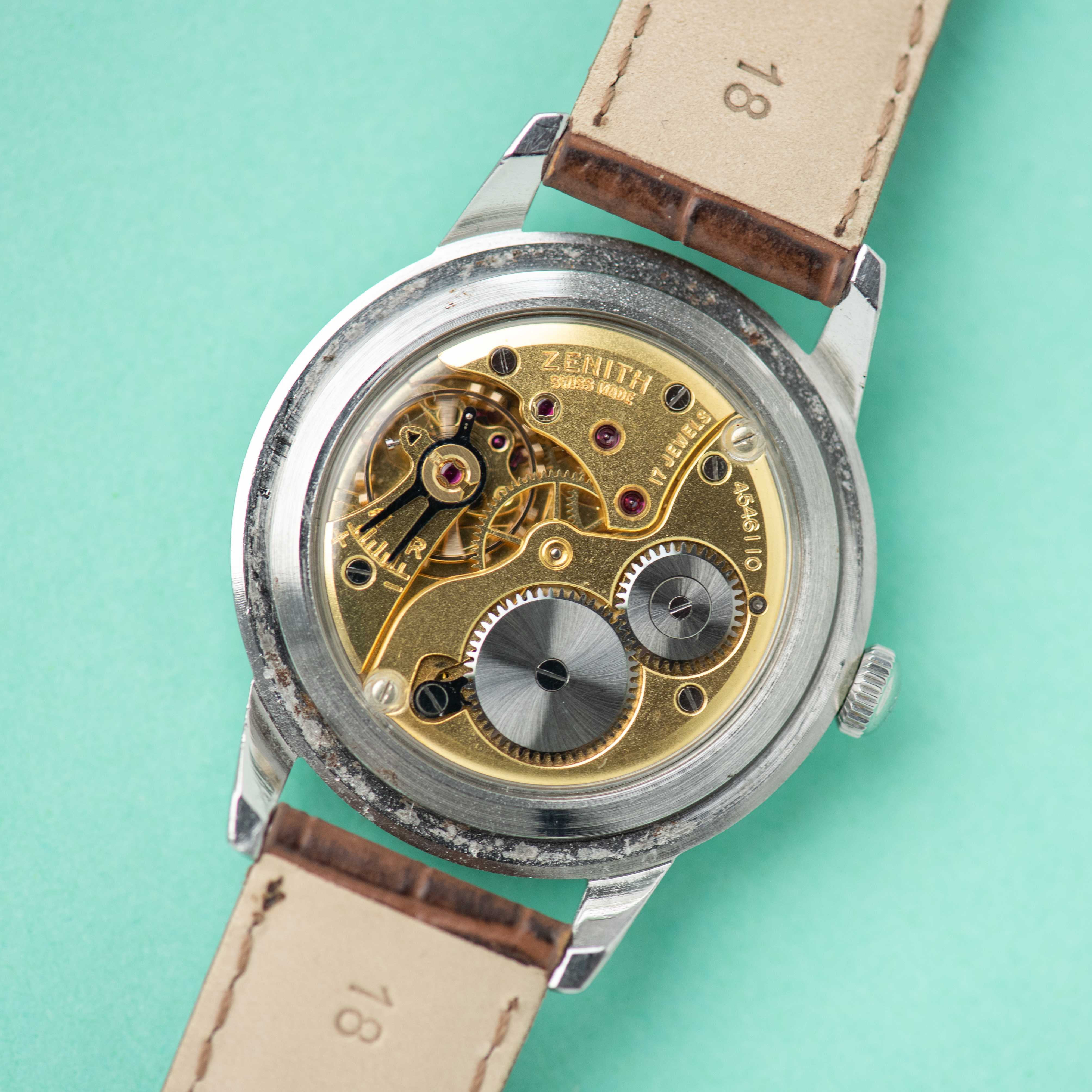 Zicht op Zenith Sporto Oversize Big Dress Watch Ref 9893 uit 1956