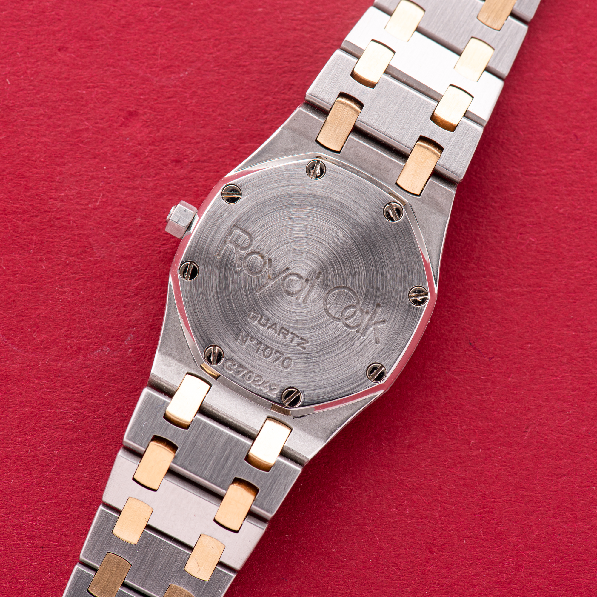 Vue de Audemars Piguet Royal Oak Lady Date 26 Gold / Steel circa 1992 Réf 66270SA