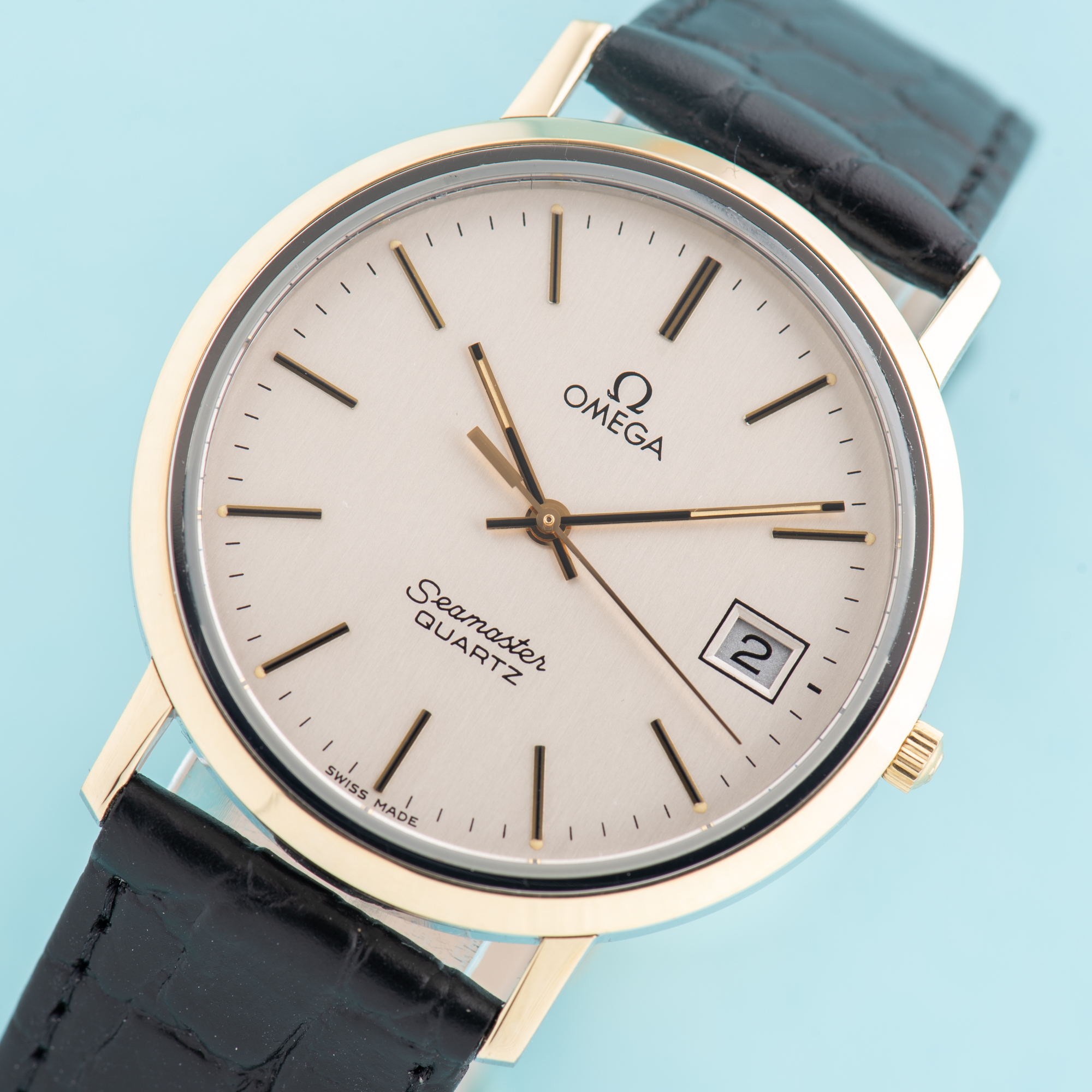 View of Omega Seamaster Quartz Gold on Steel cal 1432 Full set from 1984 Réf 196.0282