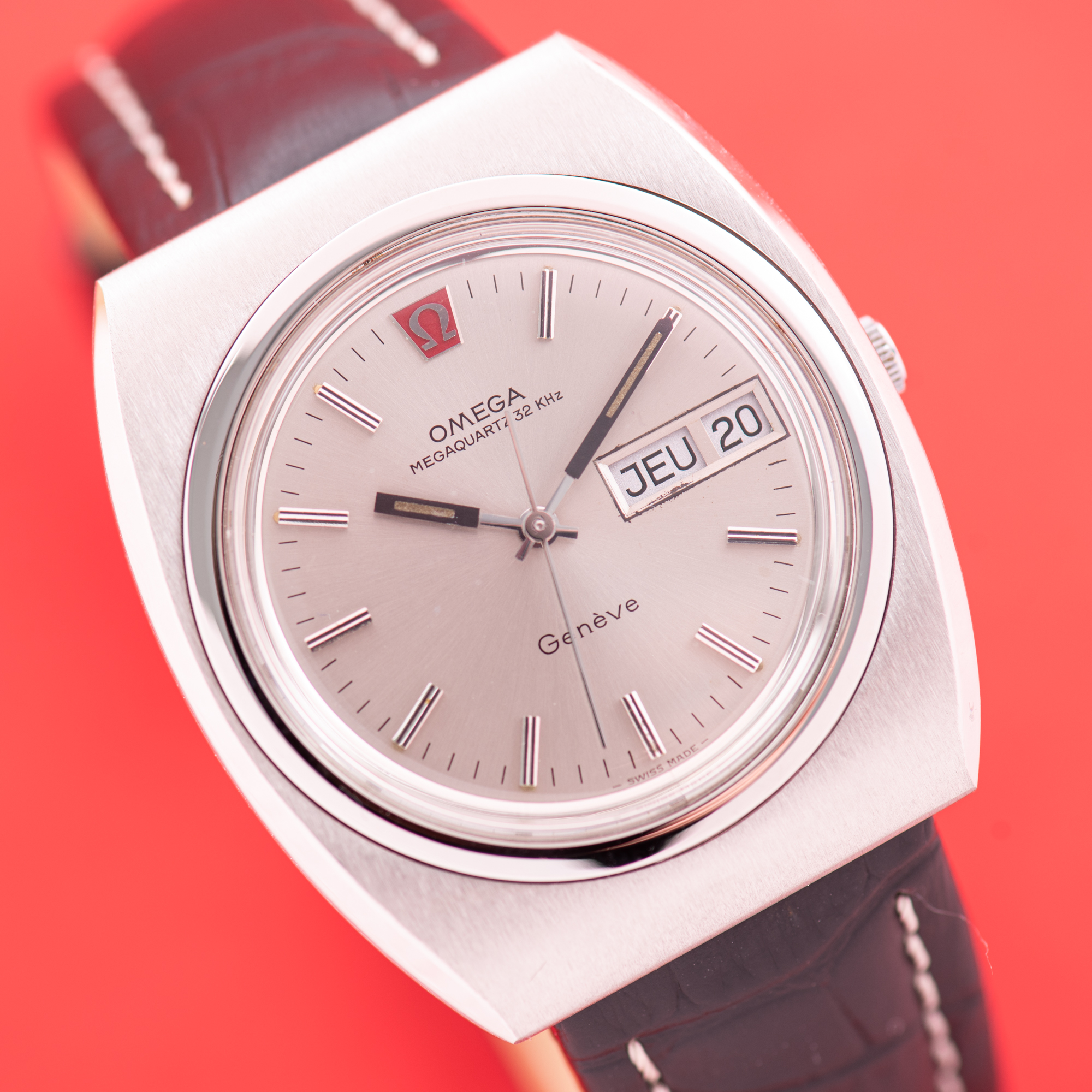 Vue de Omega Genève Megaquartz 32 KHz Day Date Réf 196.0030