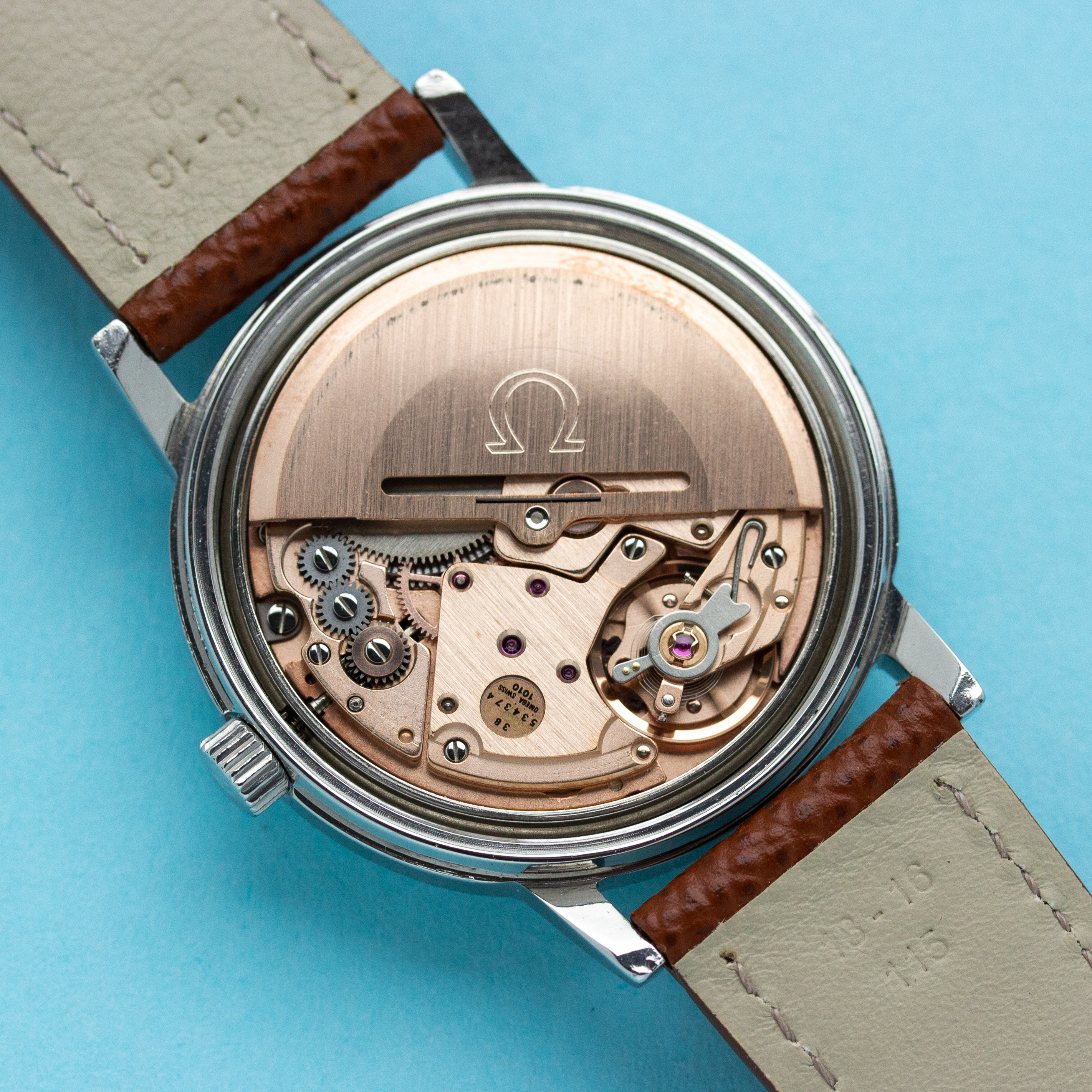 Vue de Omega Automatic Date Réf 166.0163 Rare Boiter HF Hugine Freres