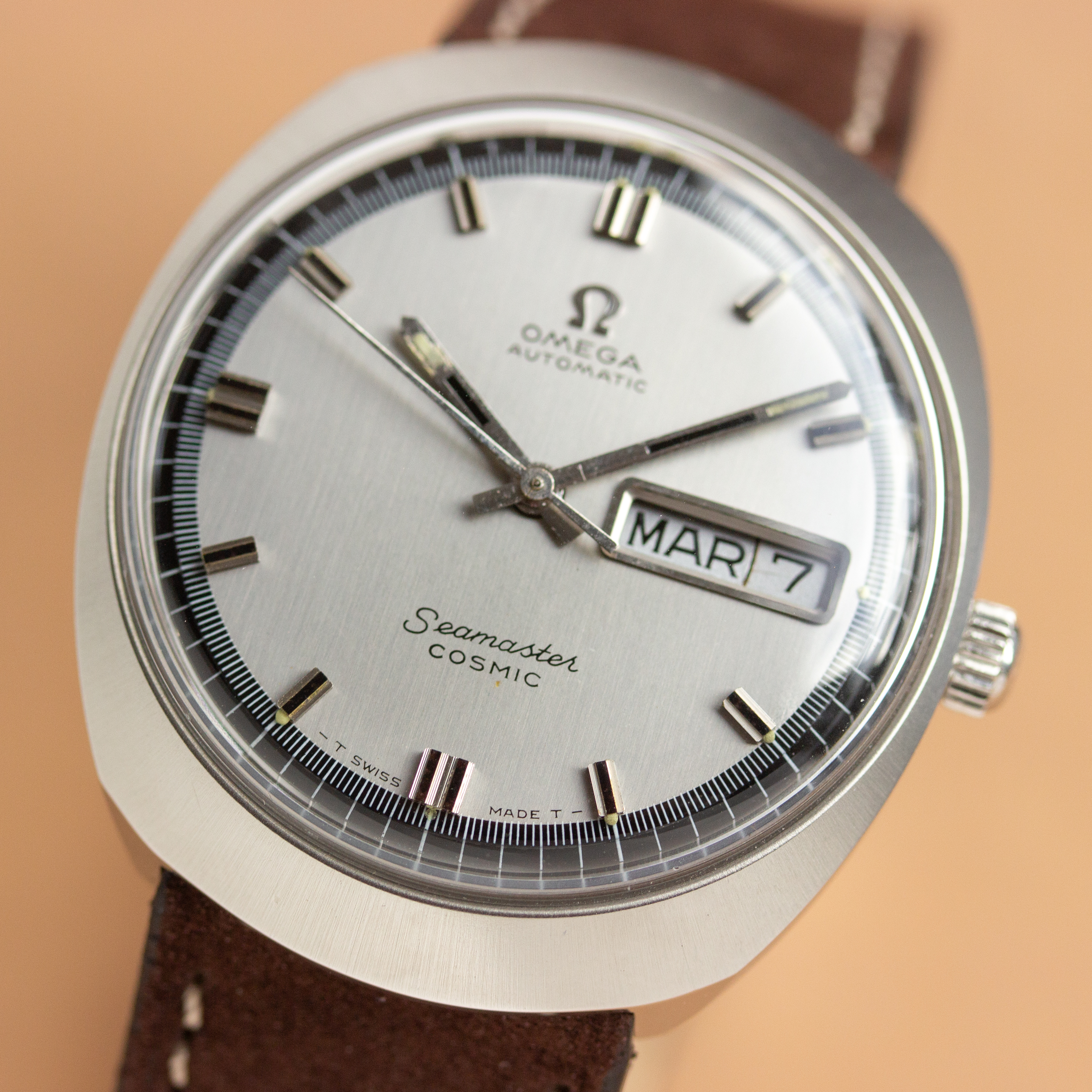 Vue de Omega Seamaster Cosmic Day Date Automatic Réf 166.035